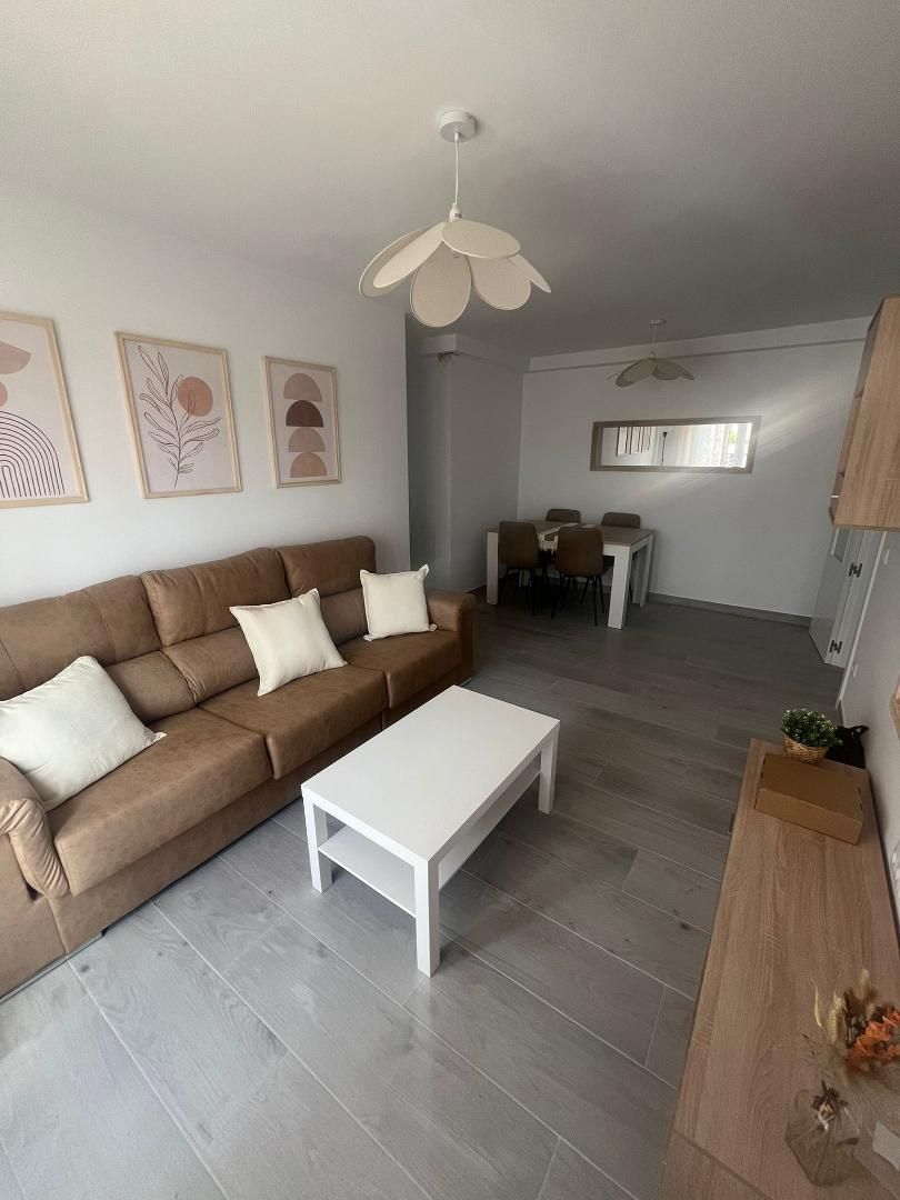 Sala de estar de Piso de alquiler en Palazuelos de Eresma con Aire acondicionado, Calefacción y Trastero