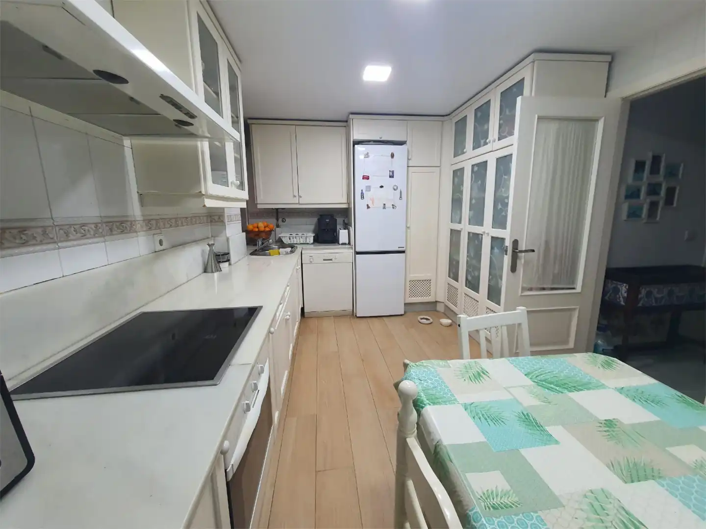 Kitchen of Duplexes for sale in  Sevilla Capital  with Air Conditioner