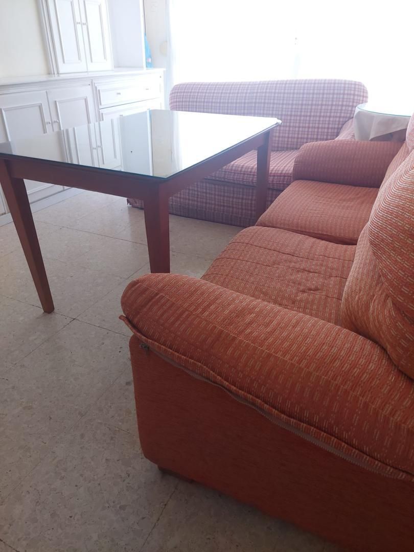 Living room of Flat to rent in  Sevilla Capital  with Air Conditioner, Private garden and Parquet flooring