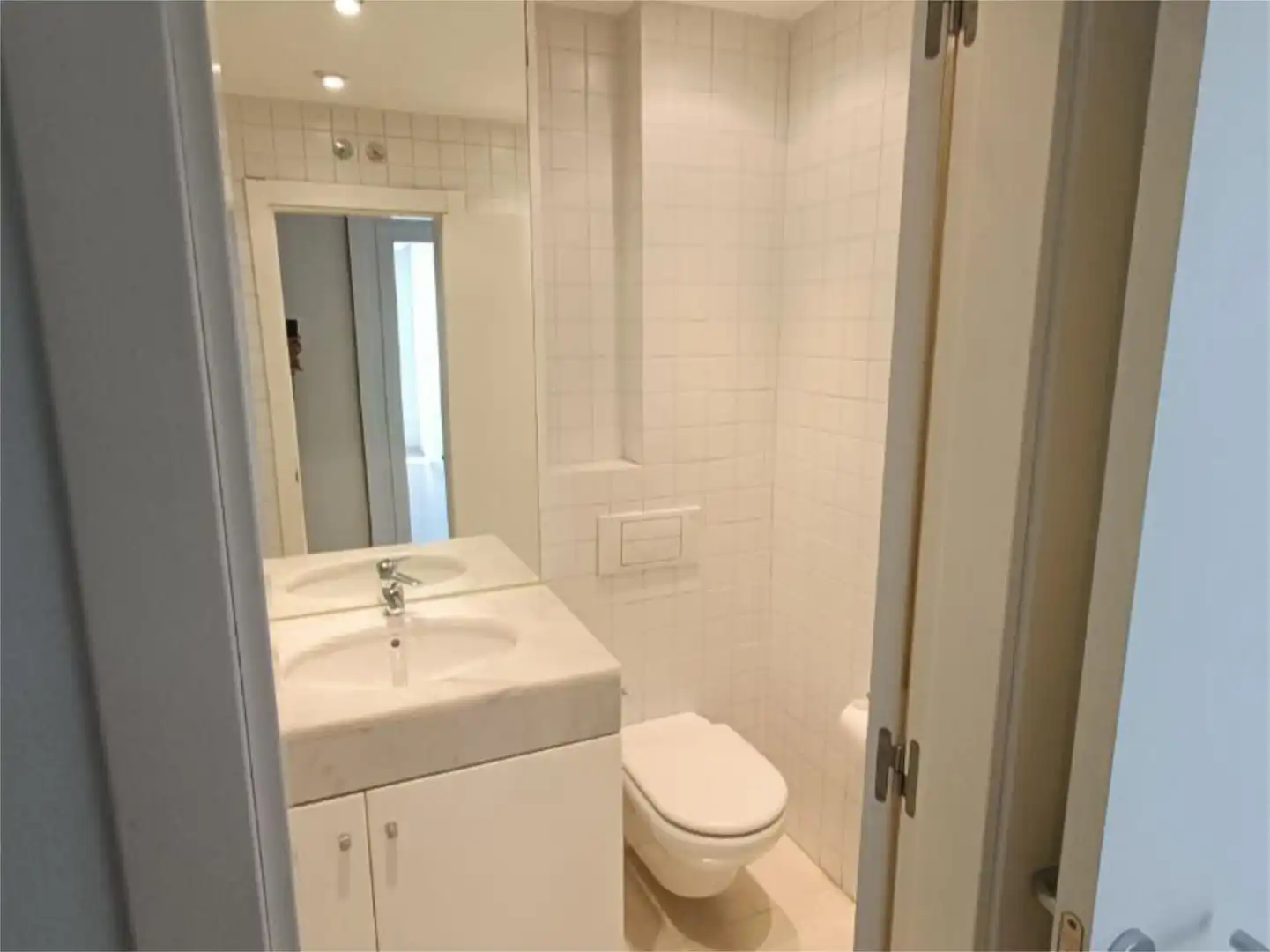 Bathroom of Flat for sale in Madrid  with Heating, Terrace and Swimming Pool