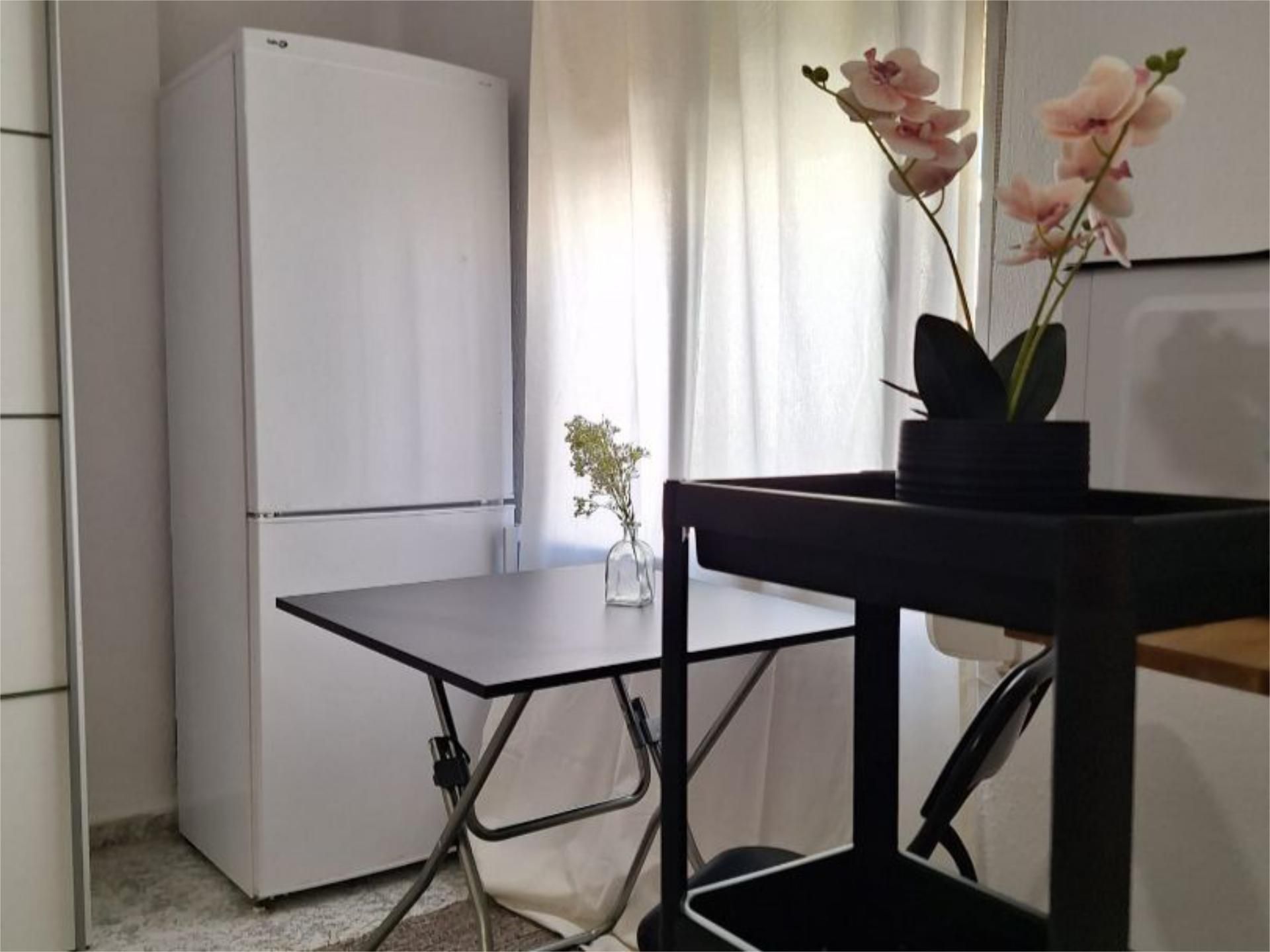Bedroom of Apartment to share in Paiporta  with Air Conditioner, Furnished and Balcony