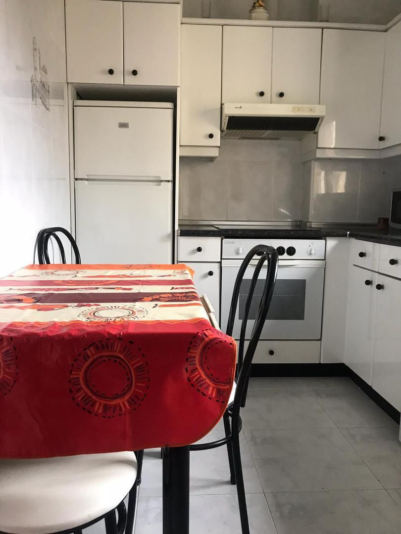 Cuina de Apartament en venda en Bilbao  amb Forn, Rentadora i Microones