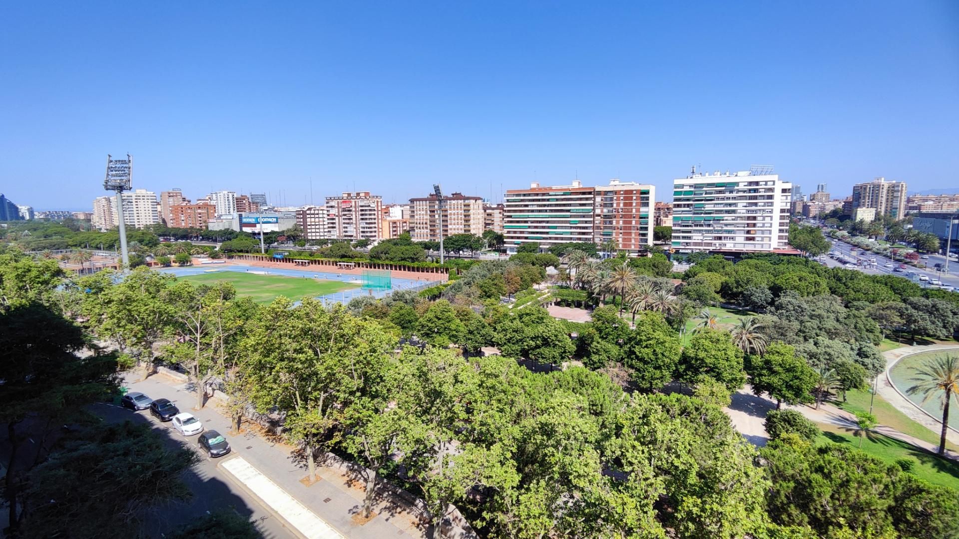 Exterior view of Flat for sale in  Valencia Capital  with Air Conditioner, Heating and Private garden
