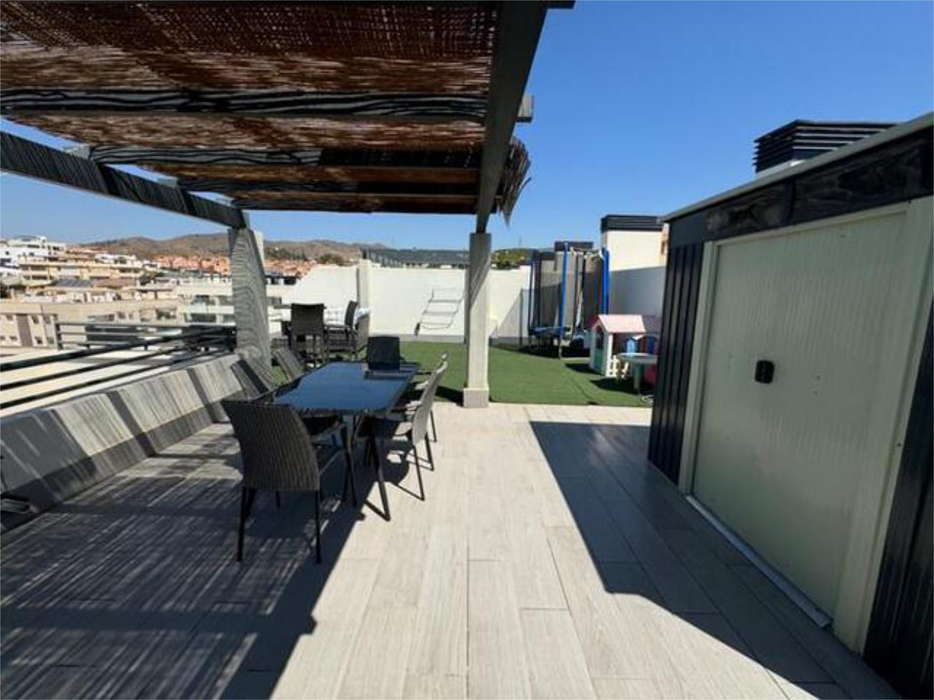 Terrassa de Àtic de lloguer en Vélez-Málaga amb Calefacció, Terrassa i Piscina