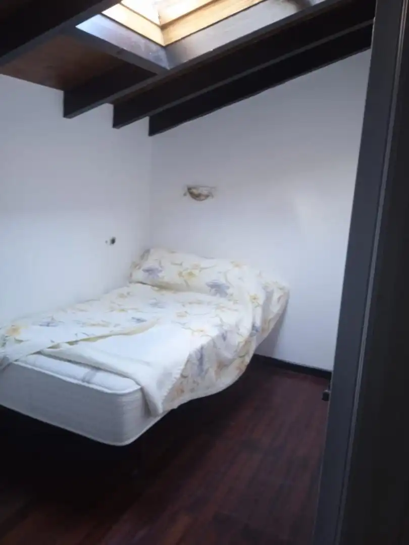 Einfamilien-Reihenhaus zur Miete in Calle Peña del Cuervo, 17, Cuatro Caminos Schlafzimmer von Einfamilien-Reihenhaus zur Miete in Santander mit Heizung, Parkett und Möbliert