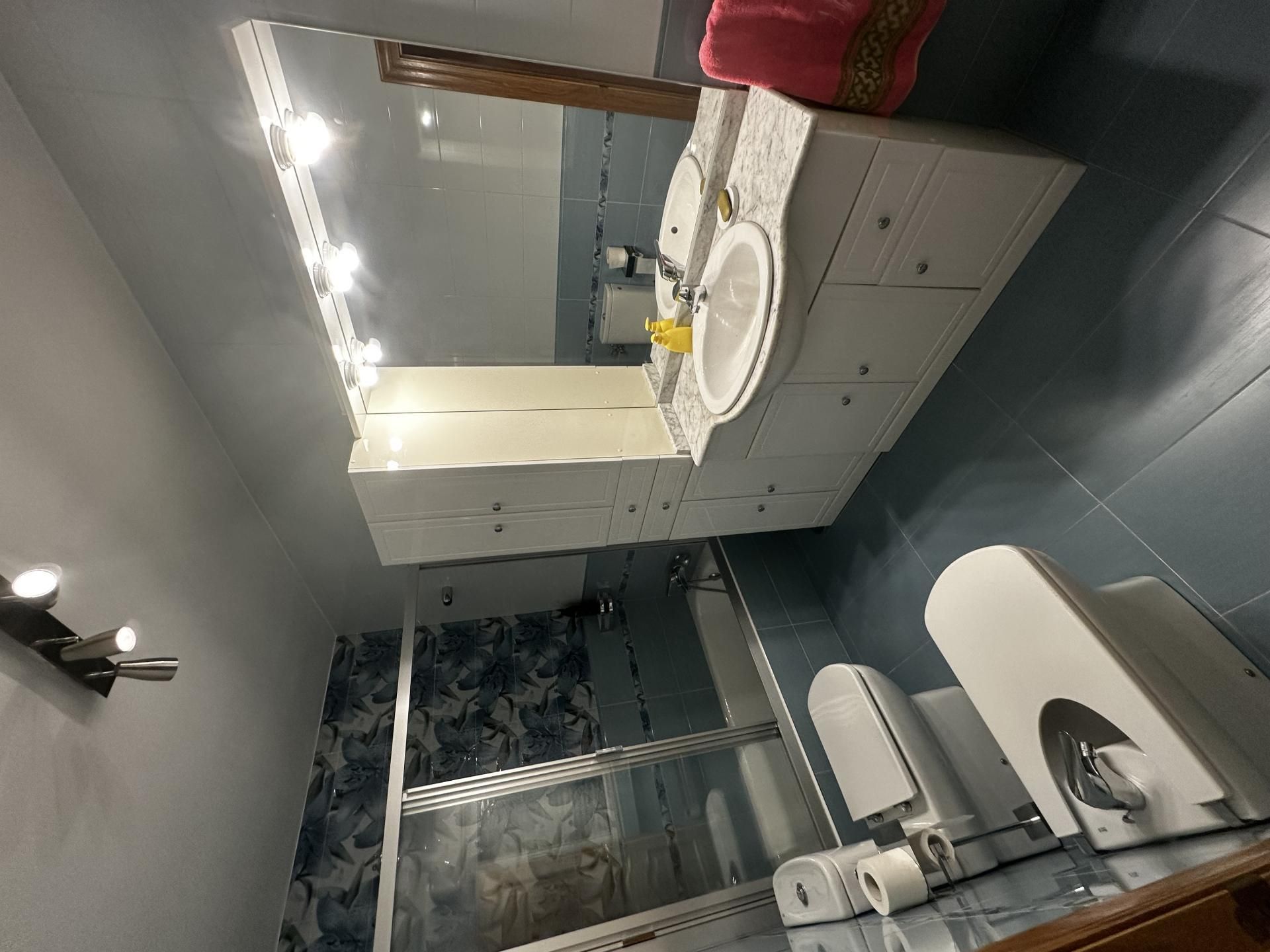 Bathroom of Flat to rent in Oviedo   with Parquet flooring and Furnished