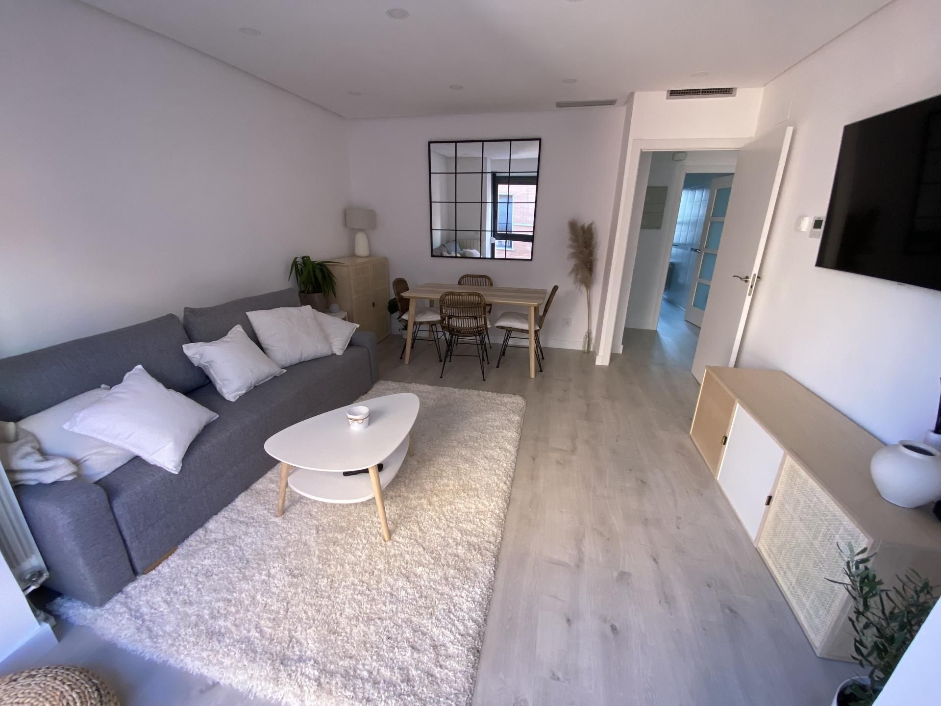 Living room of Flat for sale in  Madrid Capital  with Air Conditioner, Terrace and Balcony