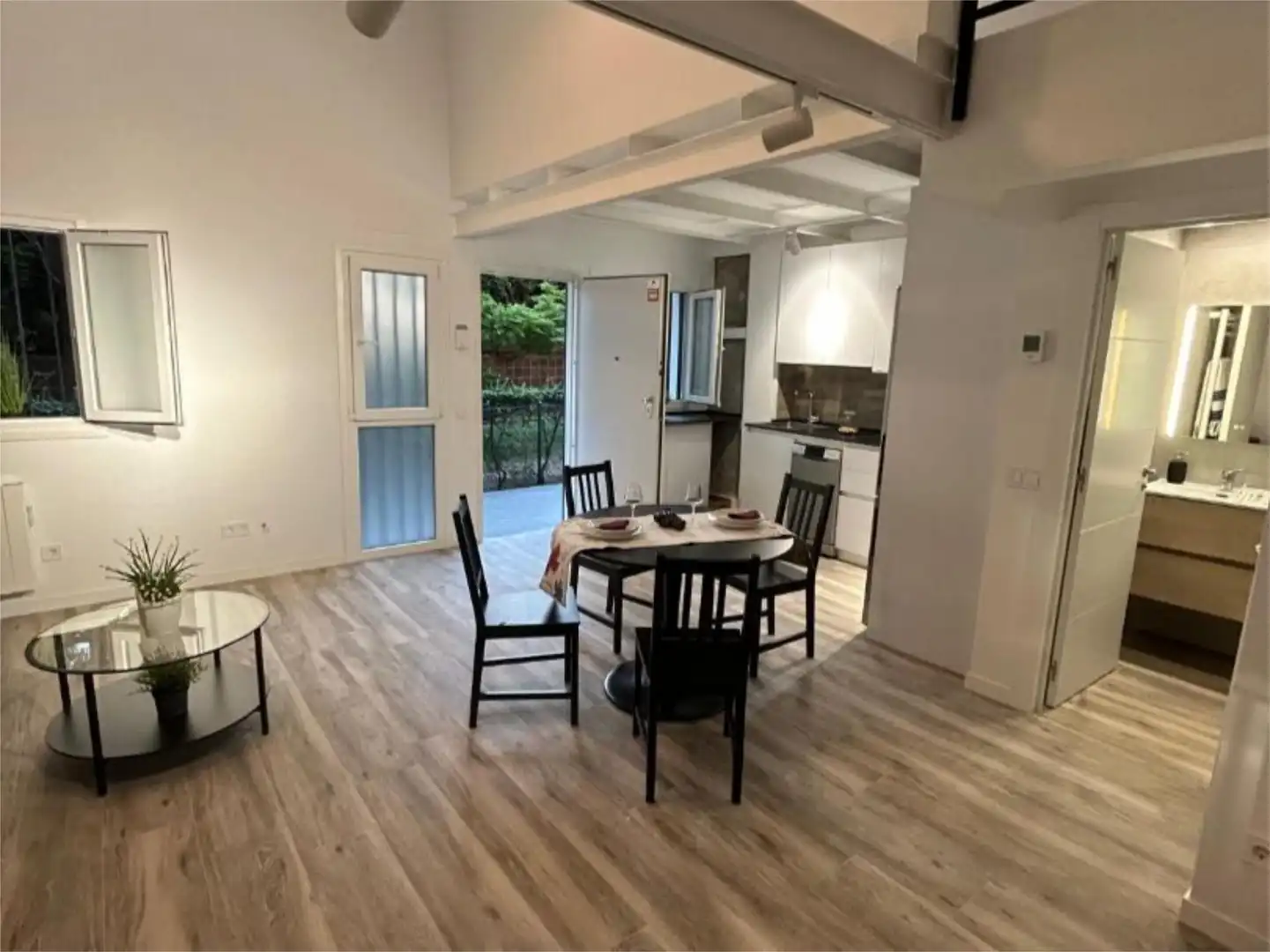 Comedor de Piso de alquiler en  Madrid Capital con Aire acondicionado