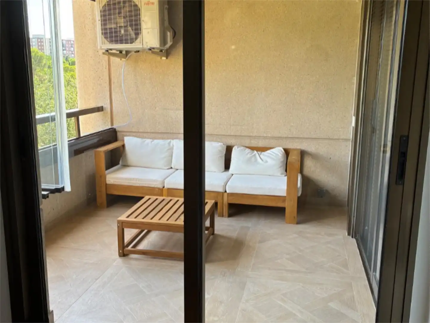 Flat for rent in Calle de Antonio López Aguado, 1, La Paz