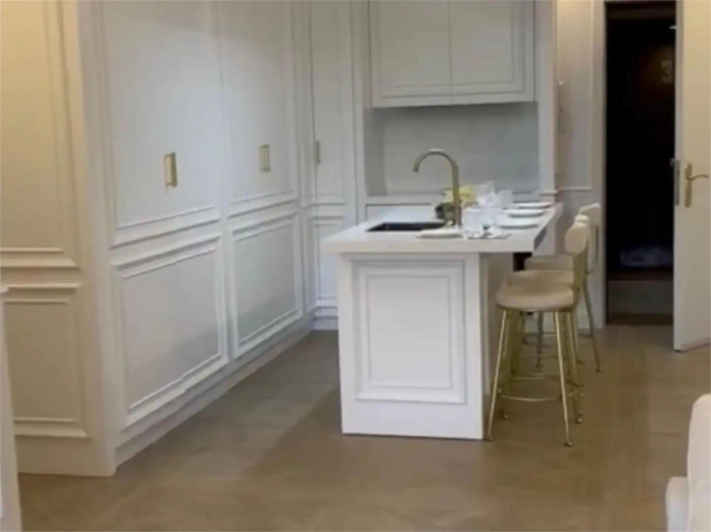 Flat for rent in Calle de Antonio López Aguado, 1, La Paz