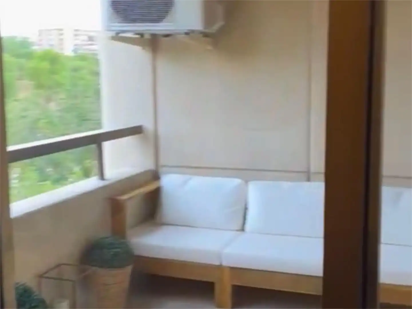 Flat for rent in Calle de Antonio López Aguado, 1, La Paz
