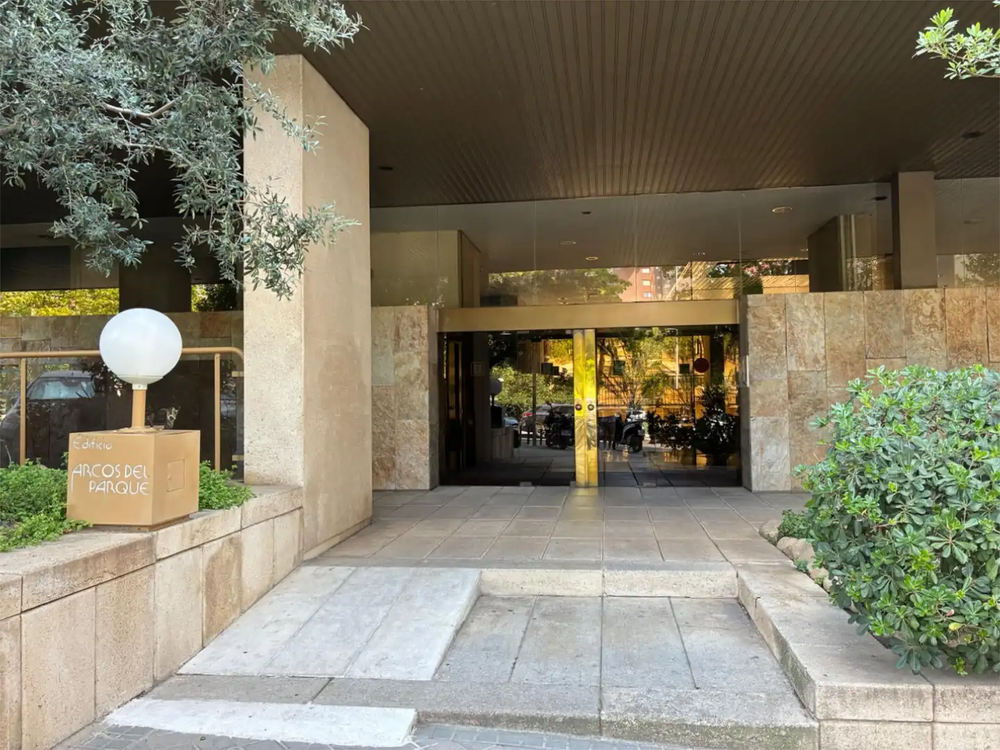 Flat for rent in Calle de Antonio López Aguado, 1, La Paz