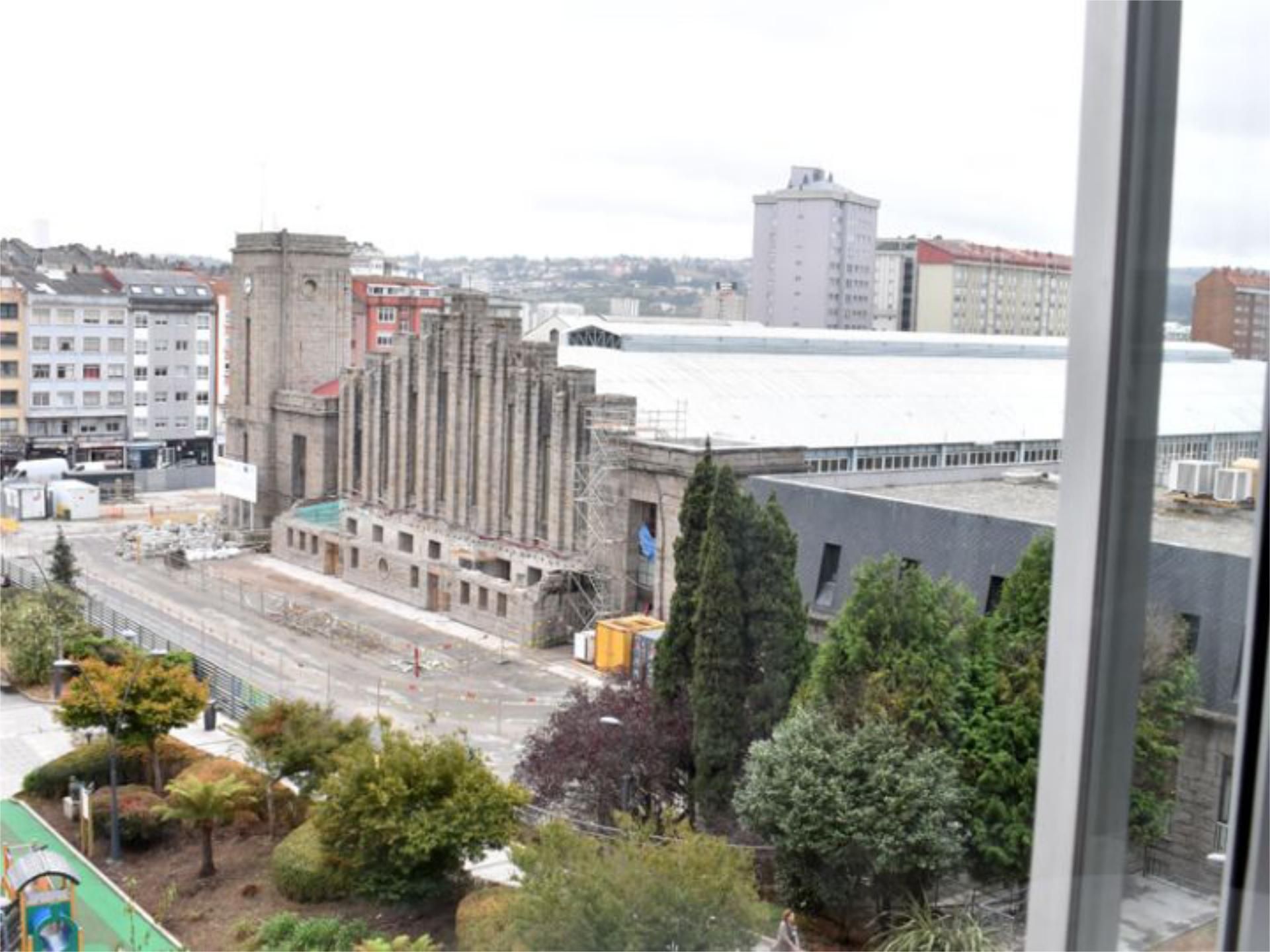 Vista exterior de Pis de lloguer en A Coruña Capital  amb Parquet i Moblat