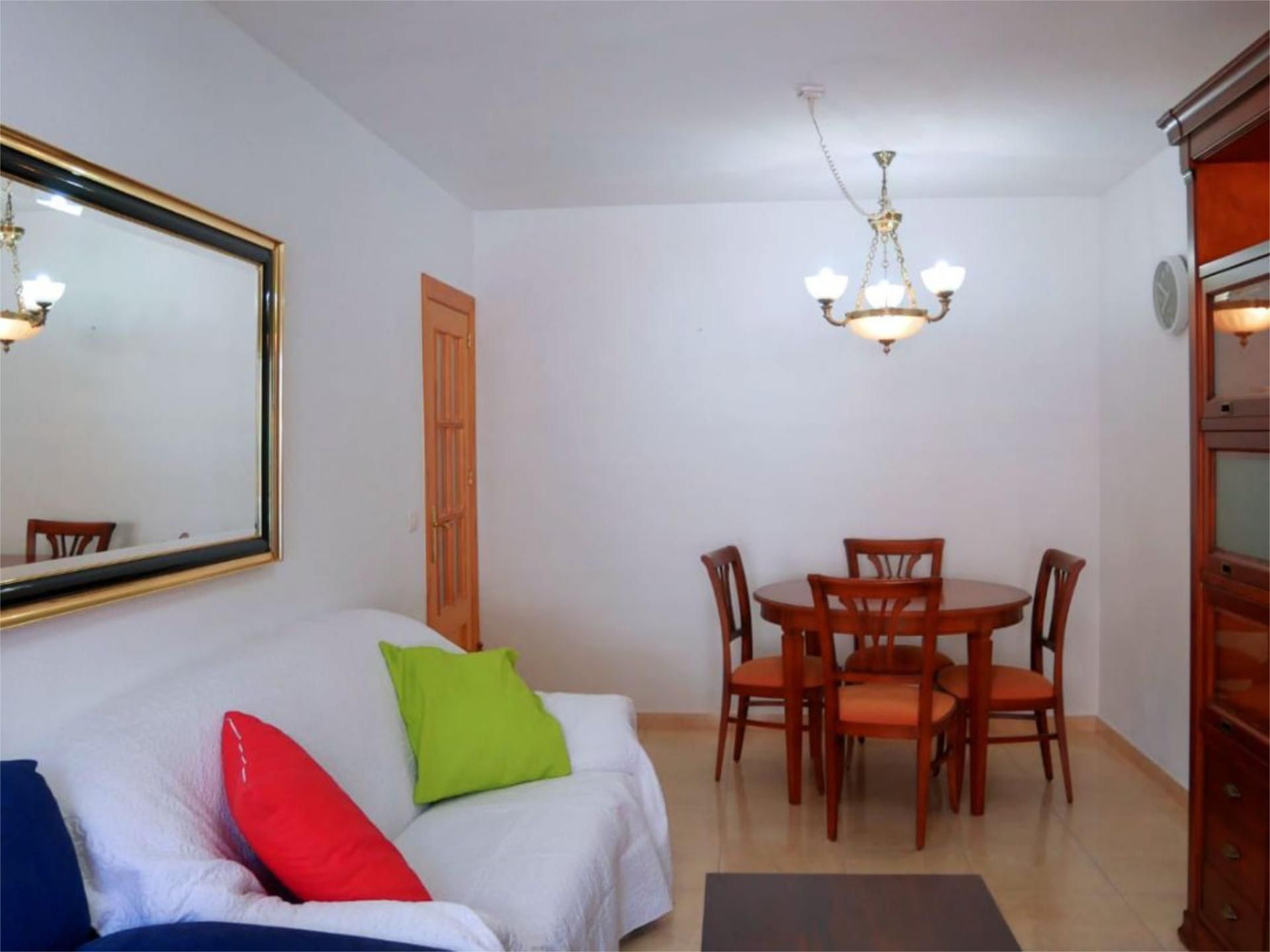 Habitación de Piso de alquiler en  Murcia Capital con Aire acondicionado, Calefacción y Amueblado