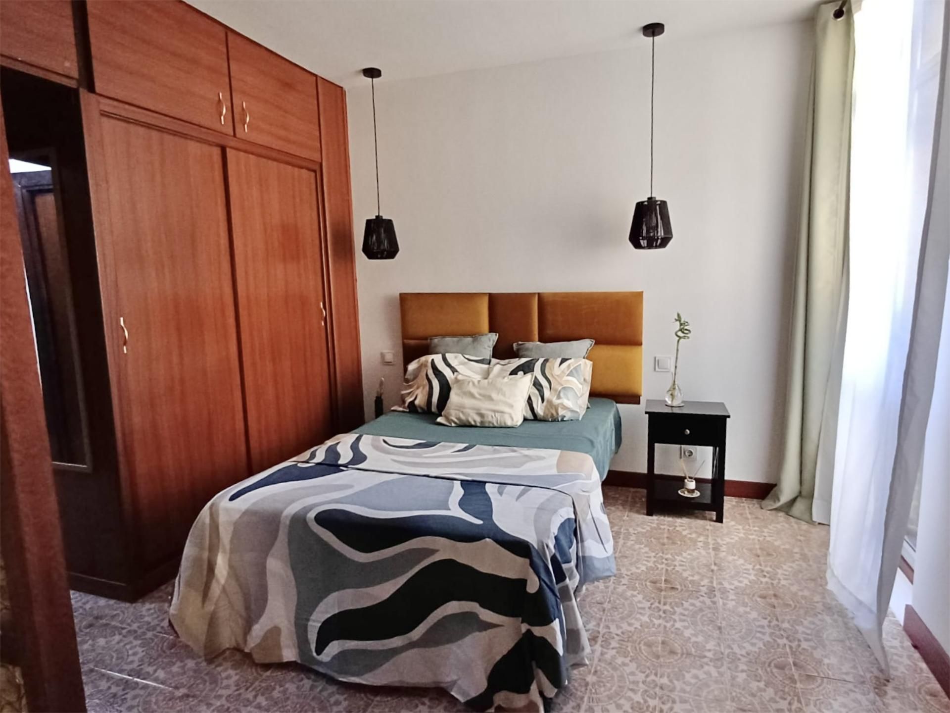 Dormitori de Apartament de lloguer en  Madrid Capital amb Aire condicionat i Balcó