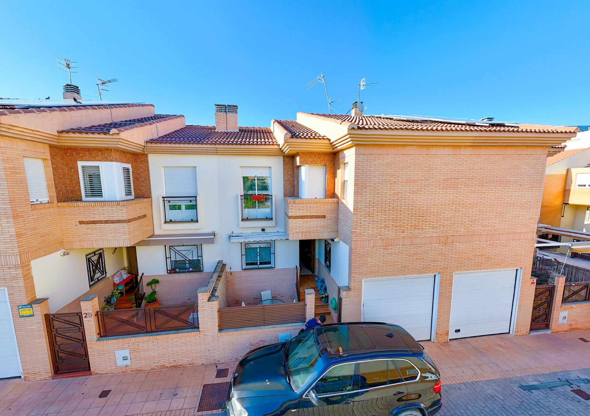 Exterior view of House or chalet for sale in Martos  with Air Conditioner, Terrace and Swimming Pool