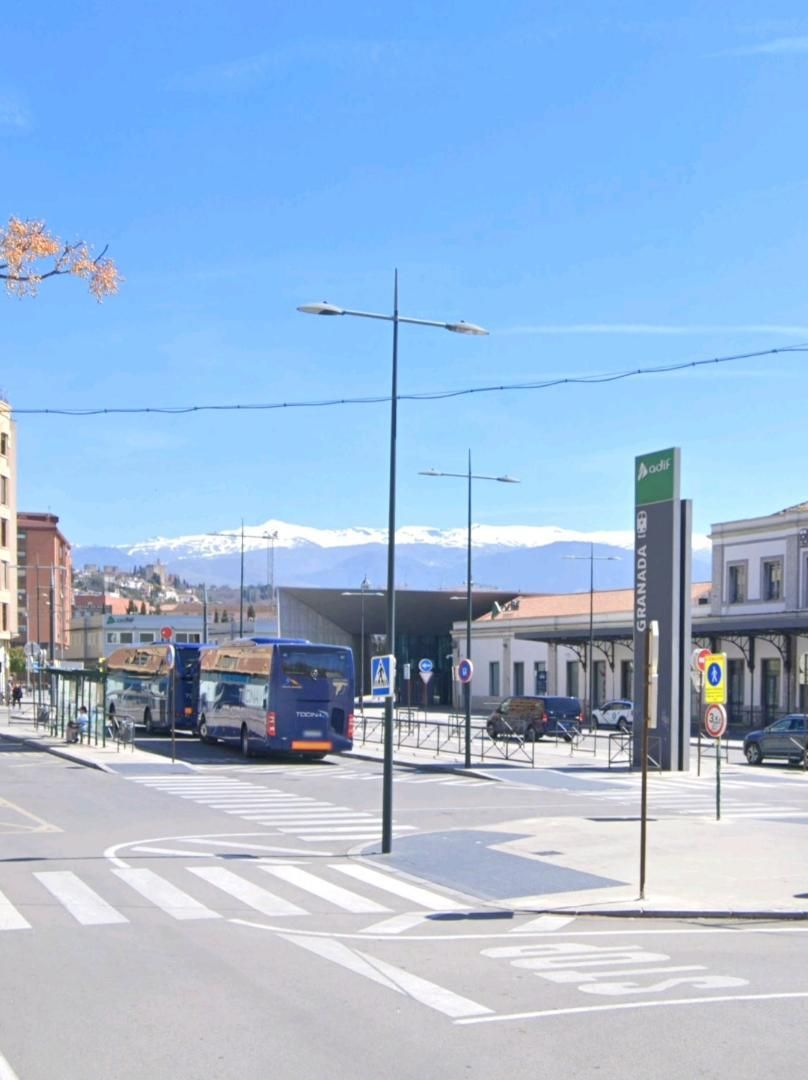 Vista exterior de Pis en venda en  Granada Capital amb Terrassa i Balcó