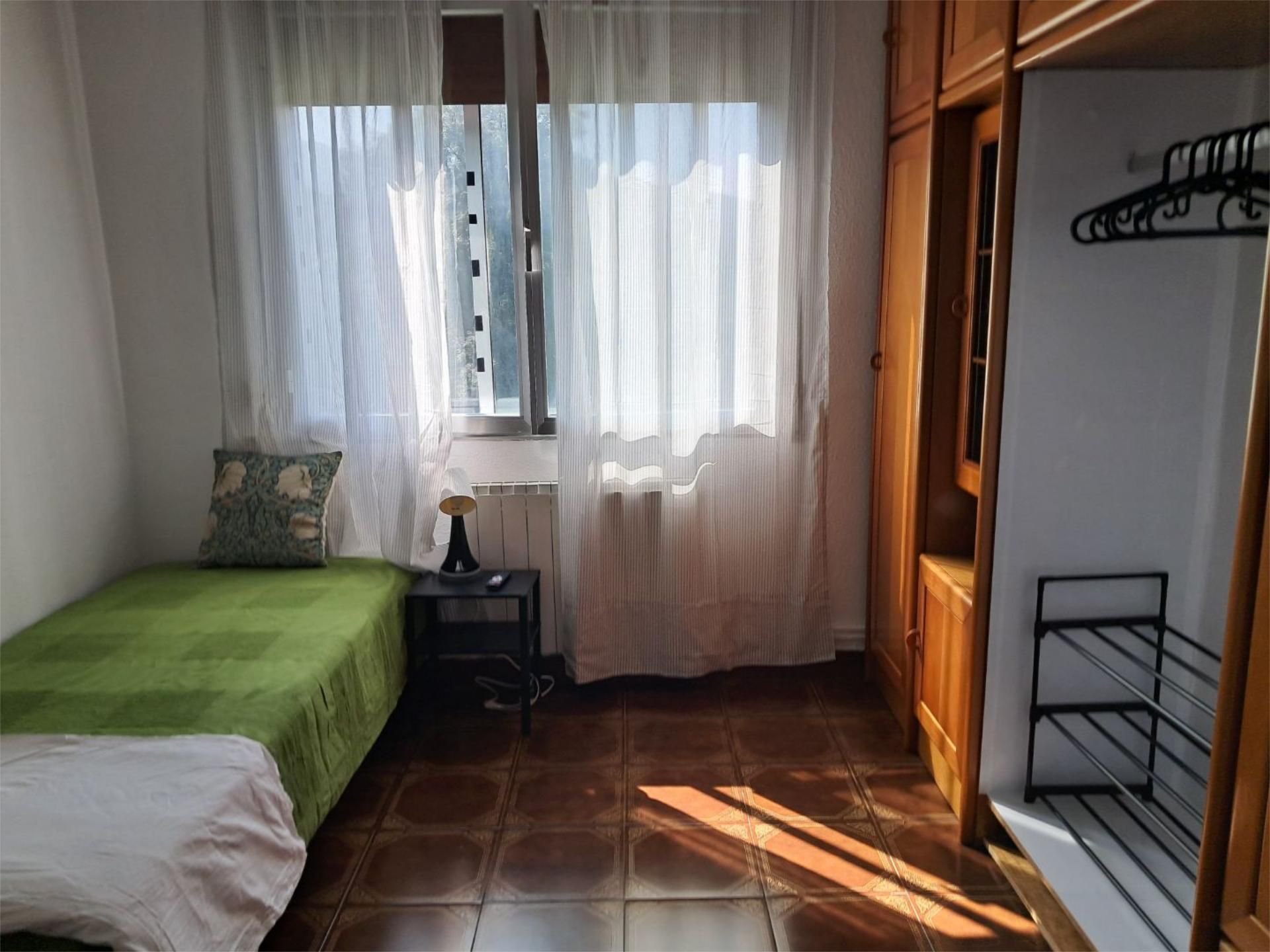Bedroom of Flat to share in Lemoa  with Heating, Furnished and Community parking