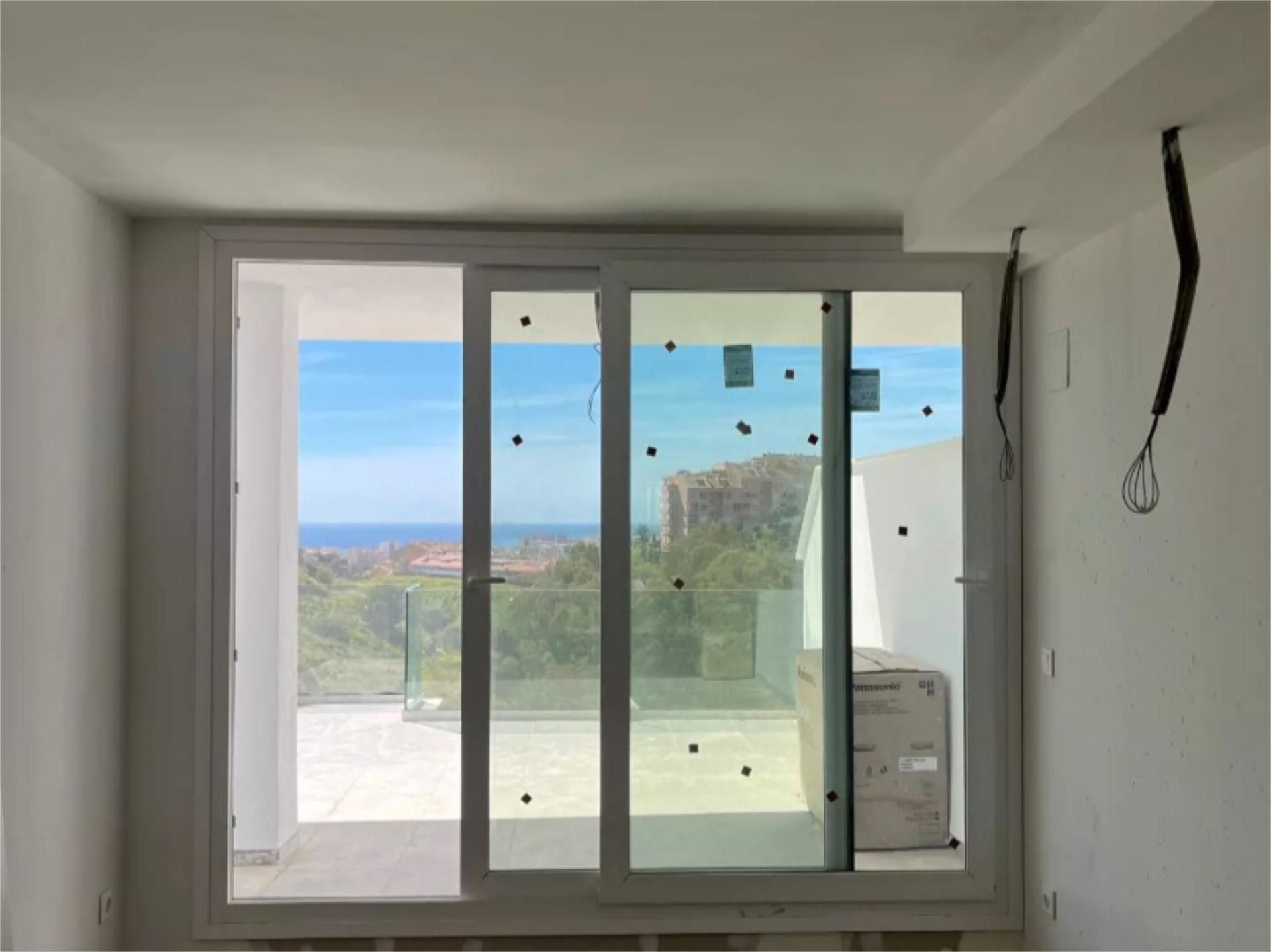 Flat for sale in Fuengirola  with Terrace and Swimming Pool