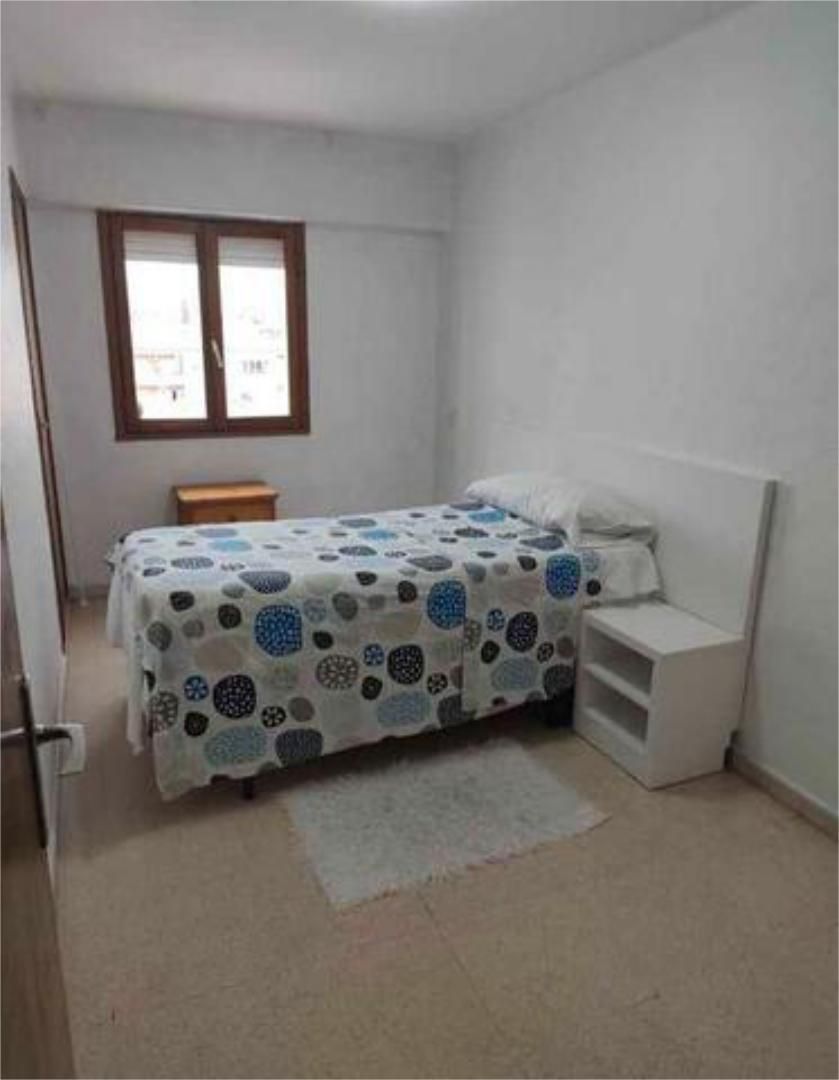 Dormitori de Apartament per a compartir en  Palma de Mallorca amb Moblat