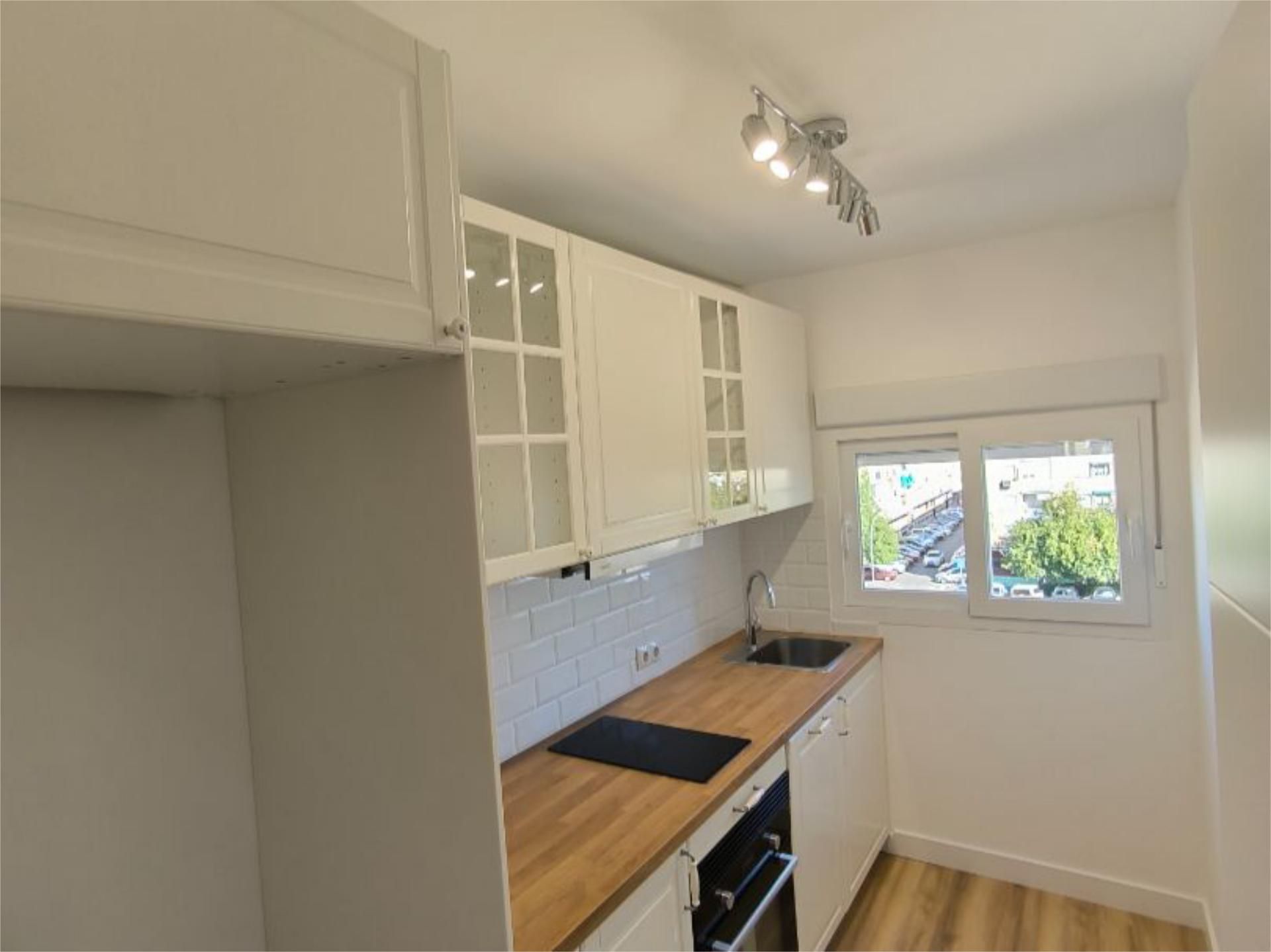 Cocina de Piso en venta en  Madrid Capital con Aire acondicionado, Terraza y Balcón