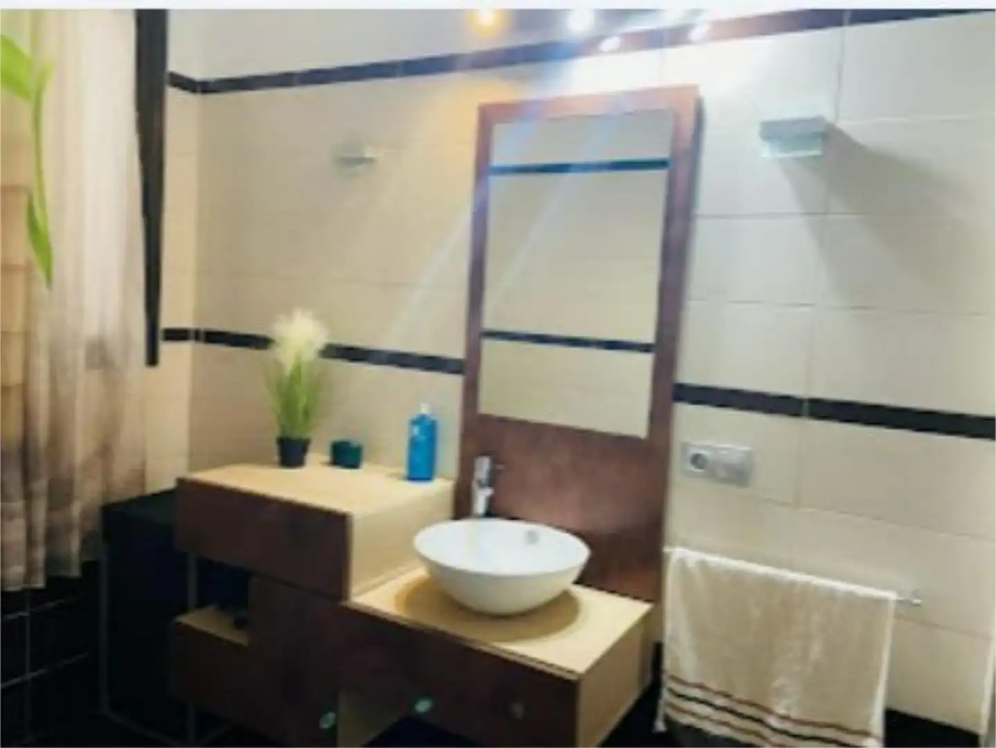 Room in Calle Ruiz de Alda, 32, Santa Catalina - Canteras Bathroom of Flat for share in Las Palmas de Gran Canaria with Terrace, Furnished and Balcony