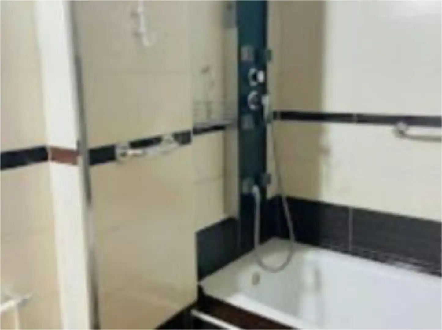 Room in Calle Ruiz de Alda, 32, Santa Catalina - Canteras Bathroom of Flat for share in Las Palmas de Gran Canaria with Terrace, Furnished and Balcony
