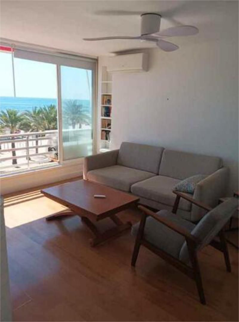 Sala d'estar de Apartament de lloguer en El Campello amb Moblat