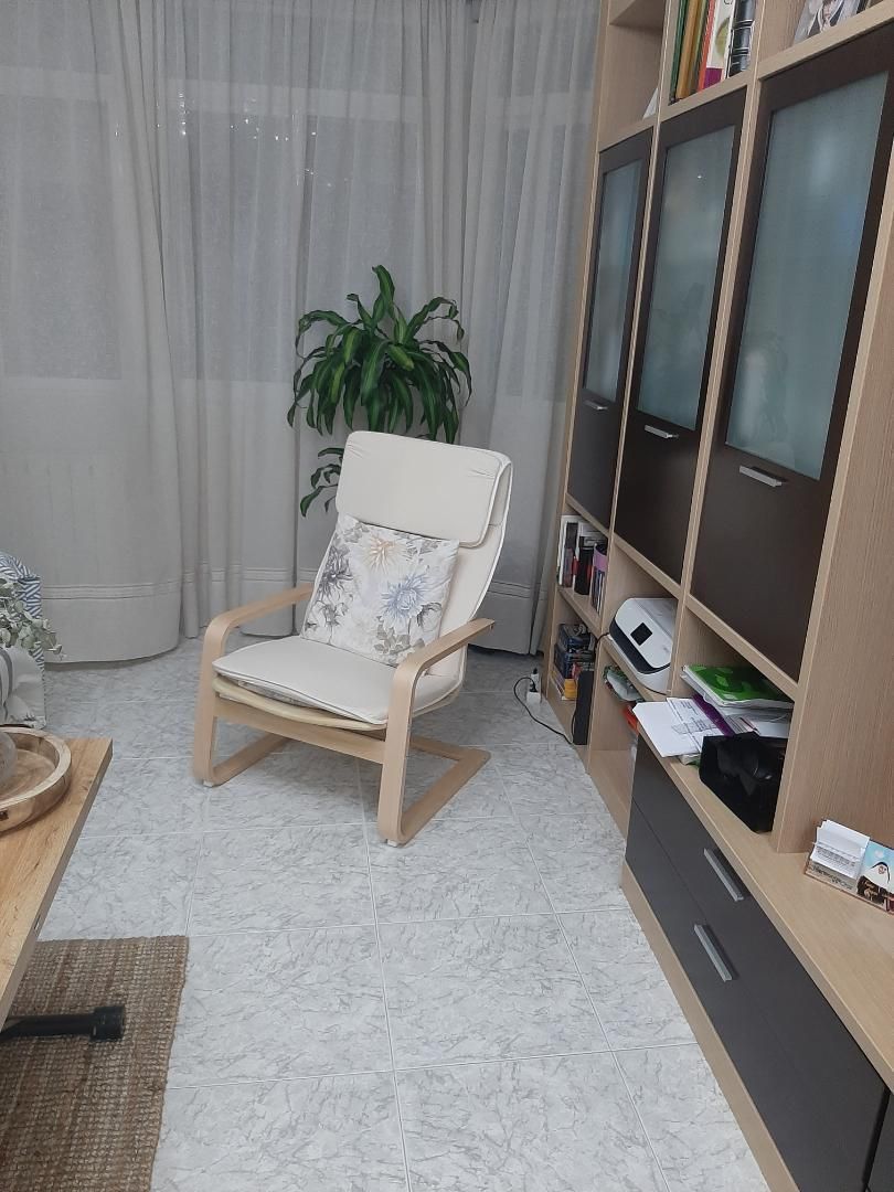 Living room of Flat to share in  Sevilla Capital  with Air Conditioner, Furnished and Oven