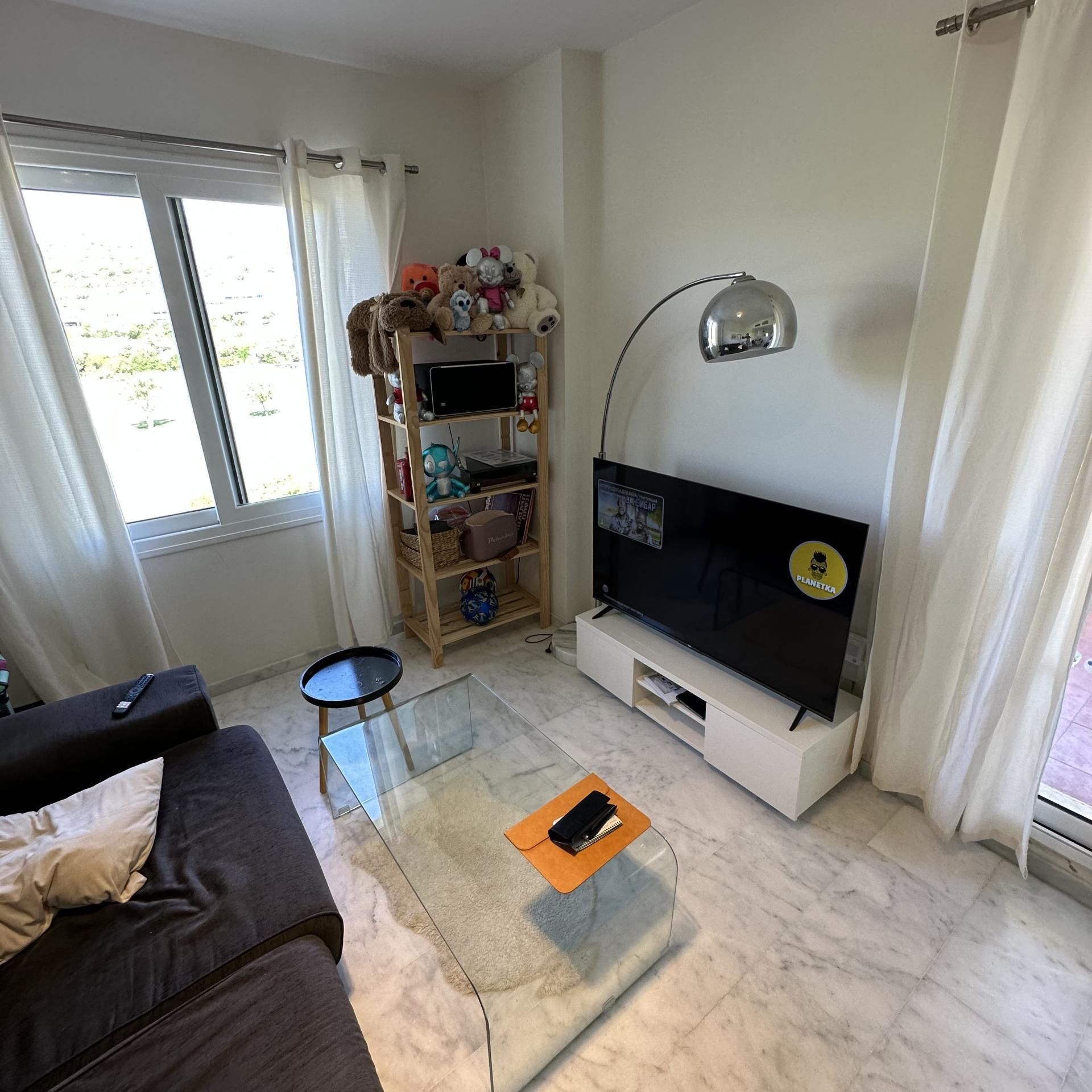 Living room of Apartment for sale in Estepona  with Air Conditioner, Terrace and Swimming Pool