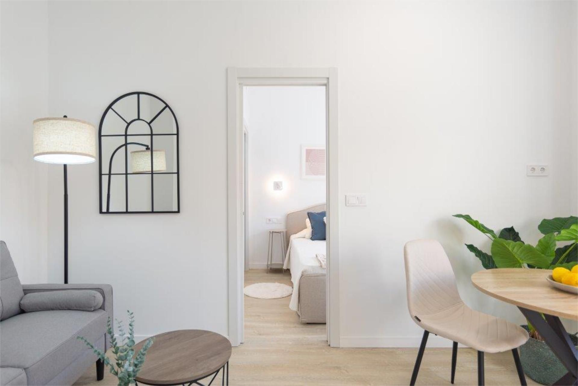 Dormitori de Apartament de lloguer en Málaga Capital amb Aire condicionat, Calefacció i Moblat