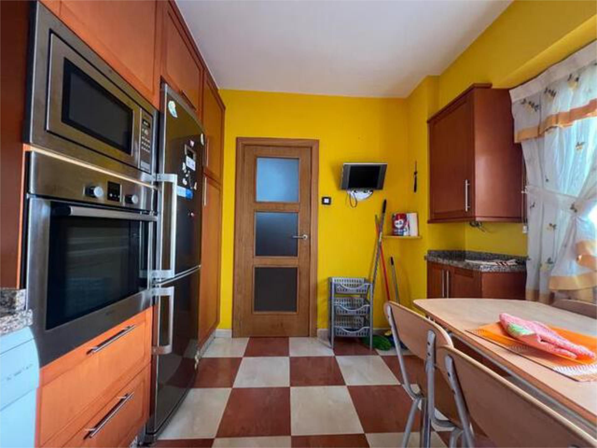 Kitchen of Flat to rent in A Coruña Capital   with Heating, Furnished and Pets allowed
