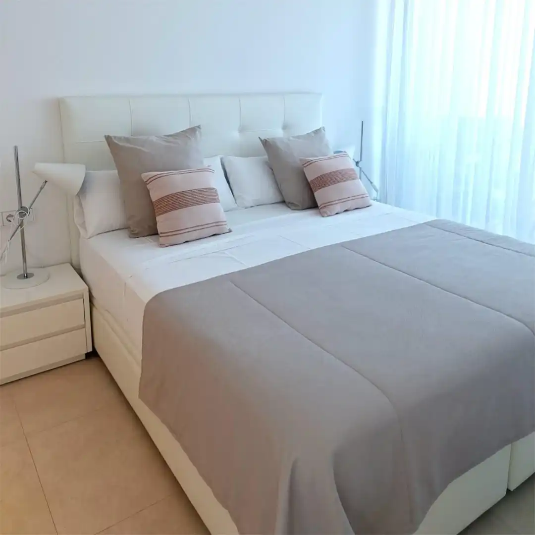 Apartament de lloguer a Carretera les Marines Racons a Dénia, Devessa - Monte Pego Dormitori de Apartament de lloguer en Dénia amb Aire condicionat, Calefacció i Terrassa