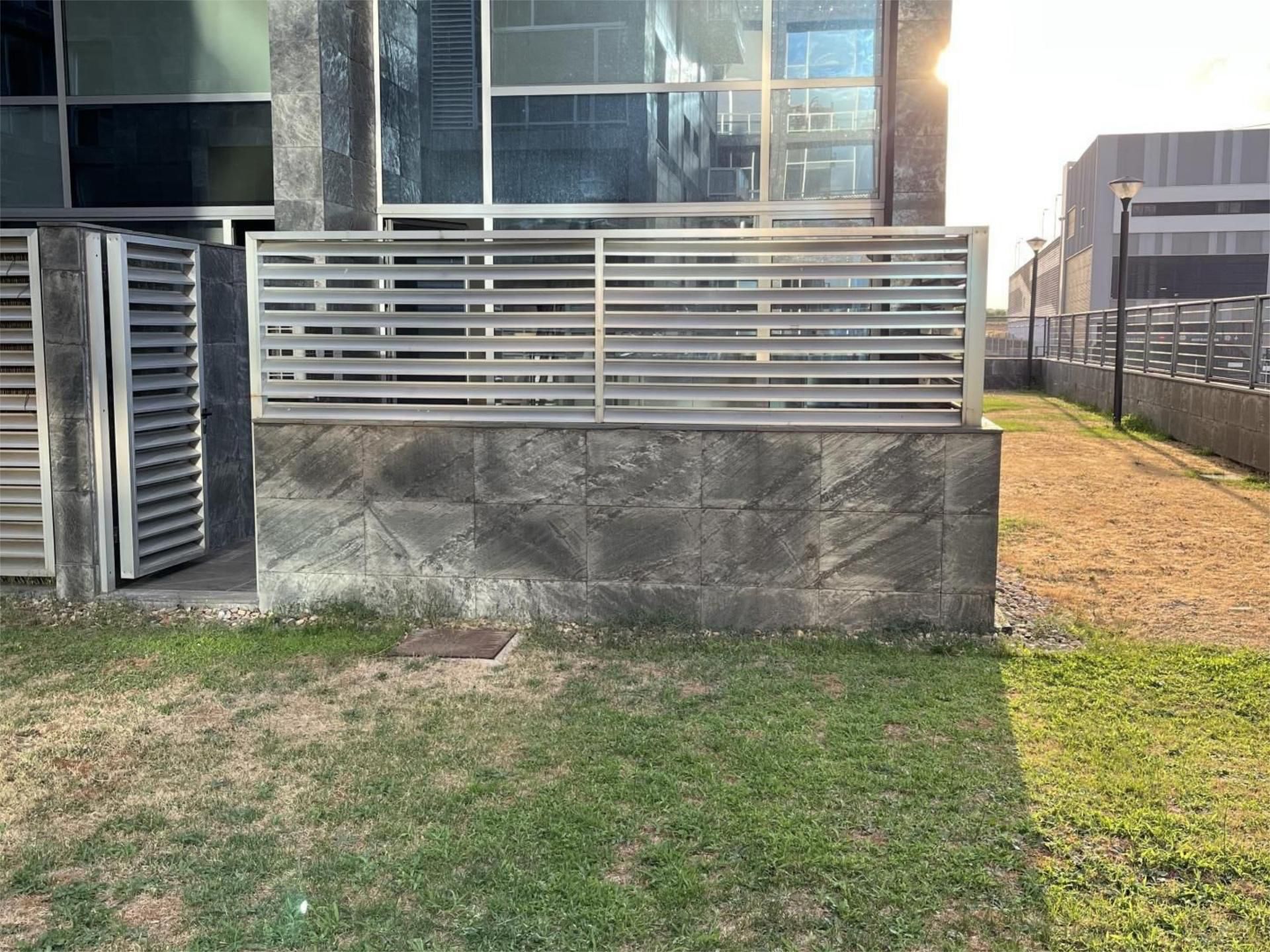 Exterior view of Flat for sale in  Madrid Capital  with Air Conditioner, Heating and Private garden