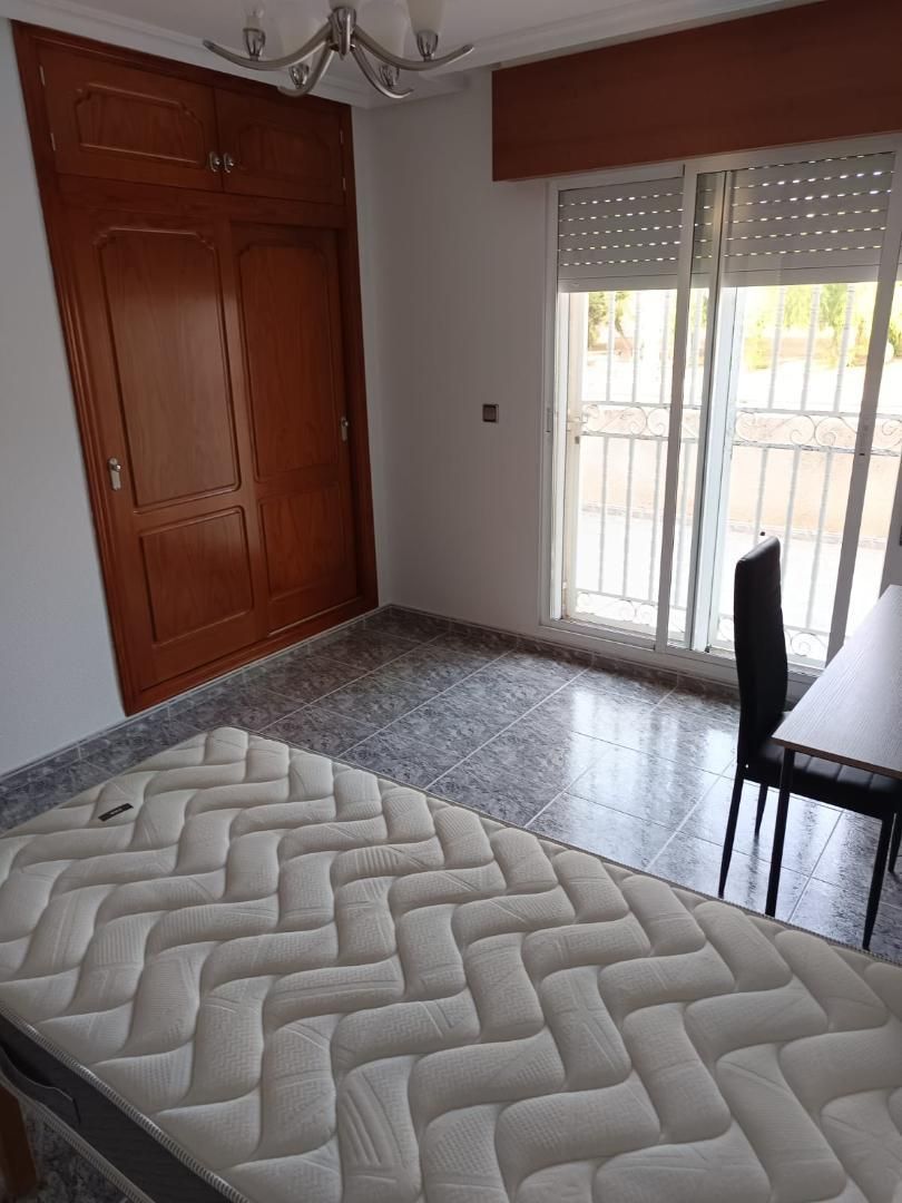 Dormitori de Dúplex per a compartir en Cartagena amb Aire condicionat, Calefacció i Jardí privat