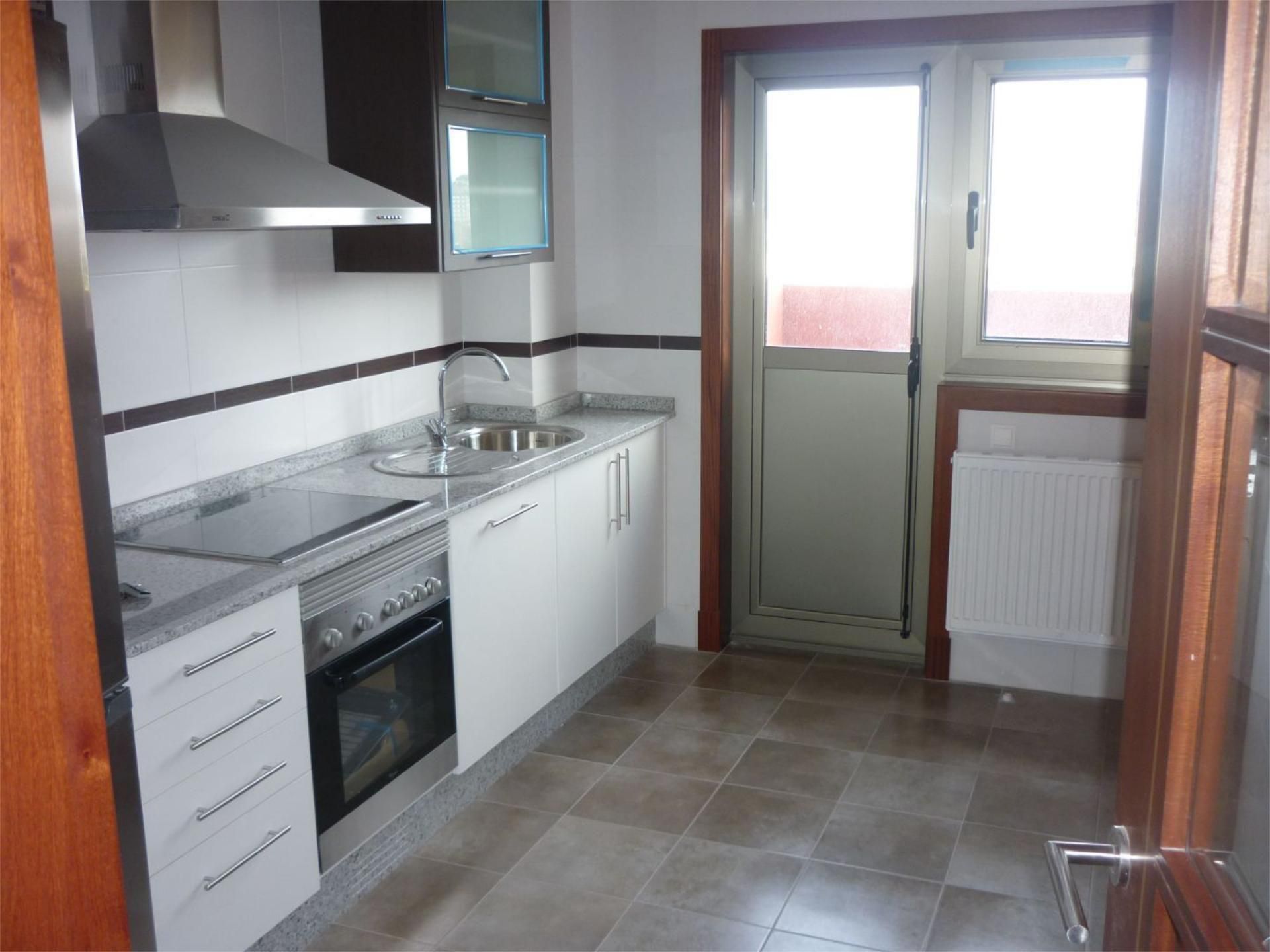 Pis en venda a Carretera de Visma a Mazaido, 17, Riazor - Visma Cuina de Pis en venda en A Coruña Capital  amb Calefacció, Parquet i Terrassa