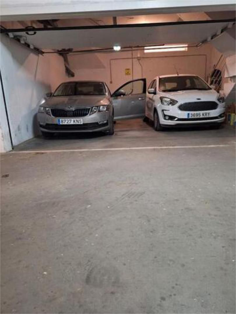 Parking de Casa adosada en venta en Anchuelo con Calefacción, Trastero y Piscina