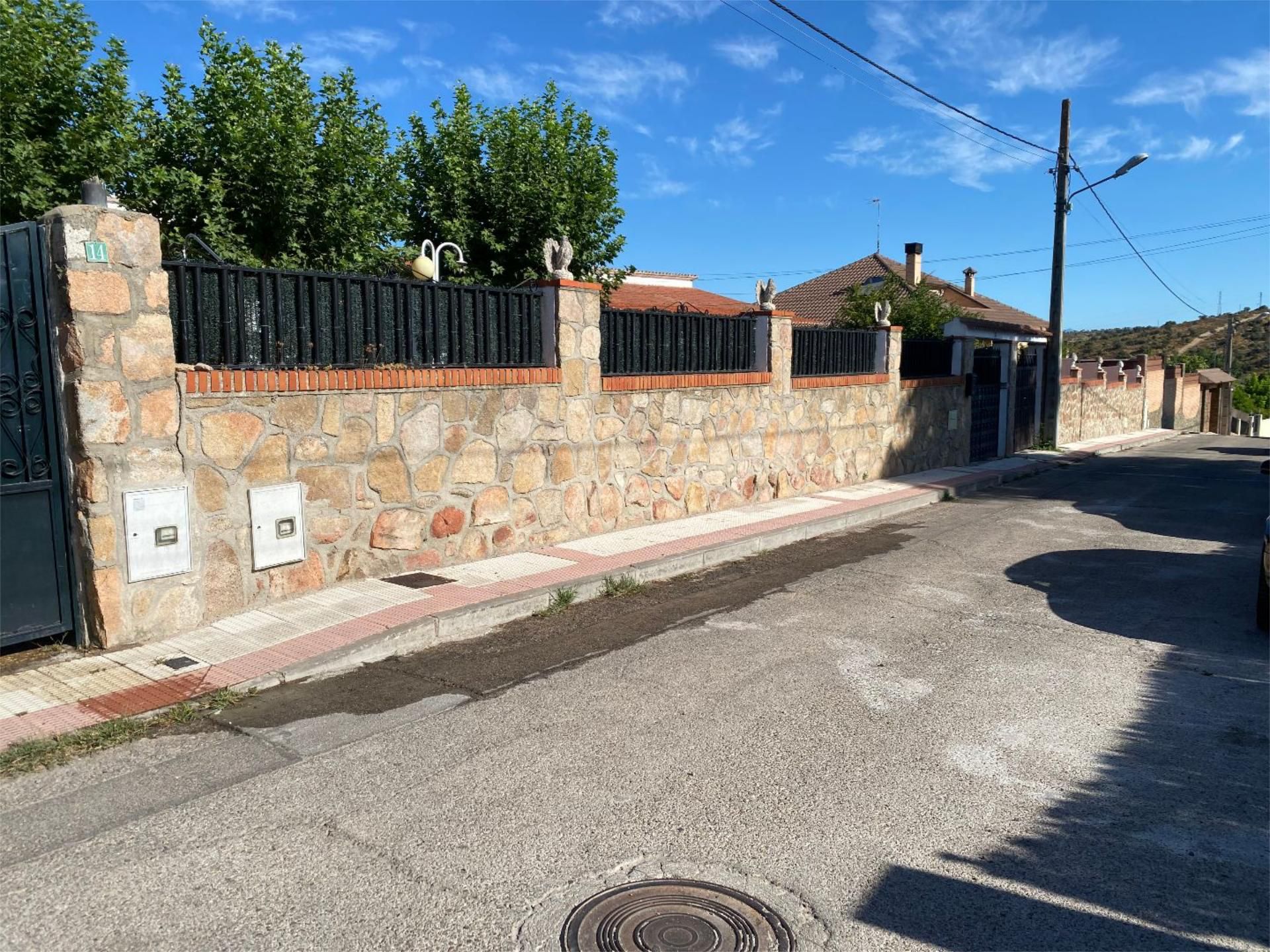 Exterior view of House or chalet for sale in Aldea del Fresno  with Air Conditioner, Terrace and Swimming Pool