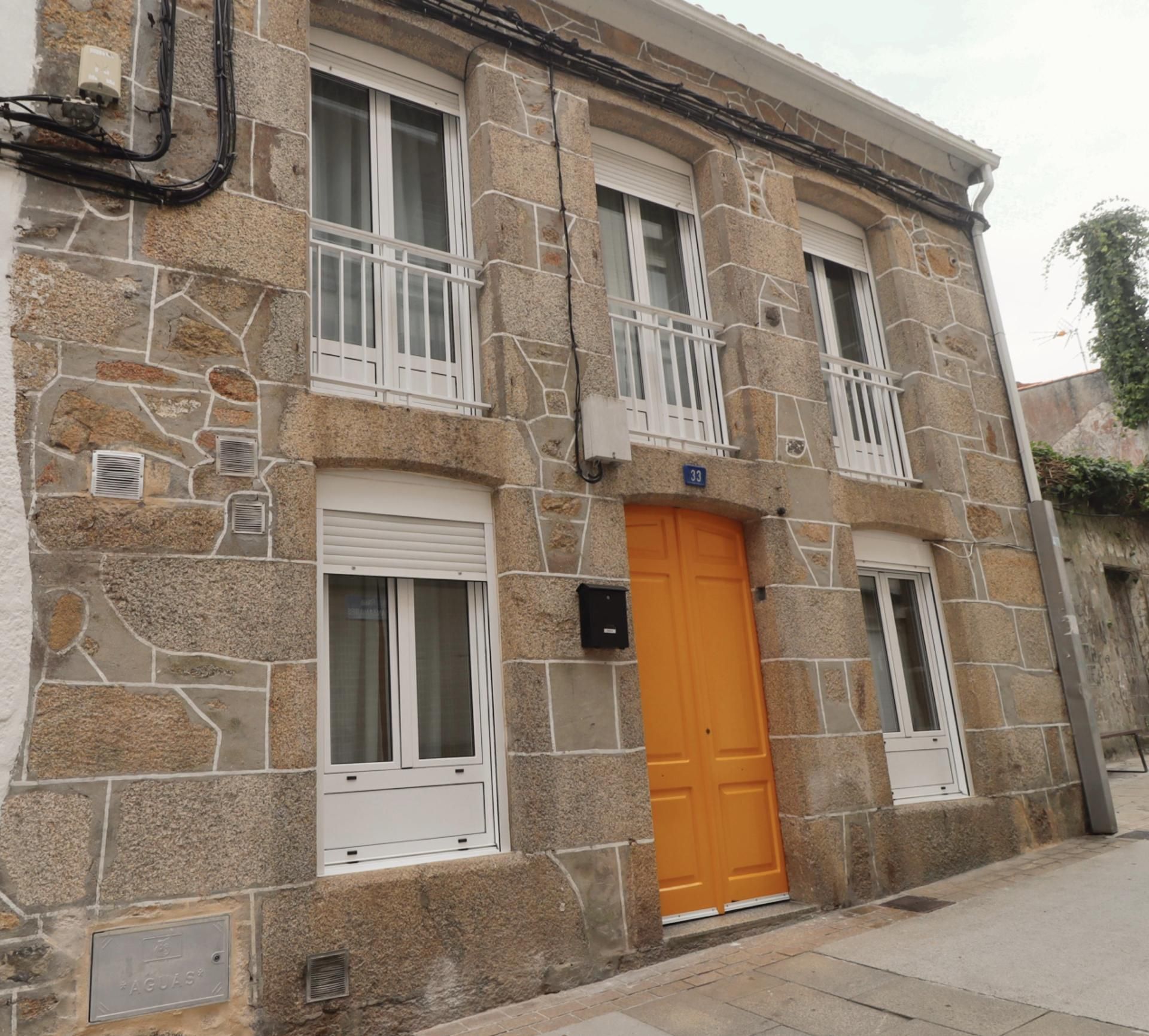 Vista exterior de Casa adosada de lloguer en Ribeira amb Calefacció, Parquet i Moblat