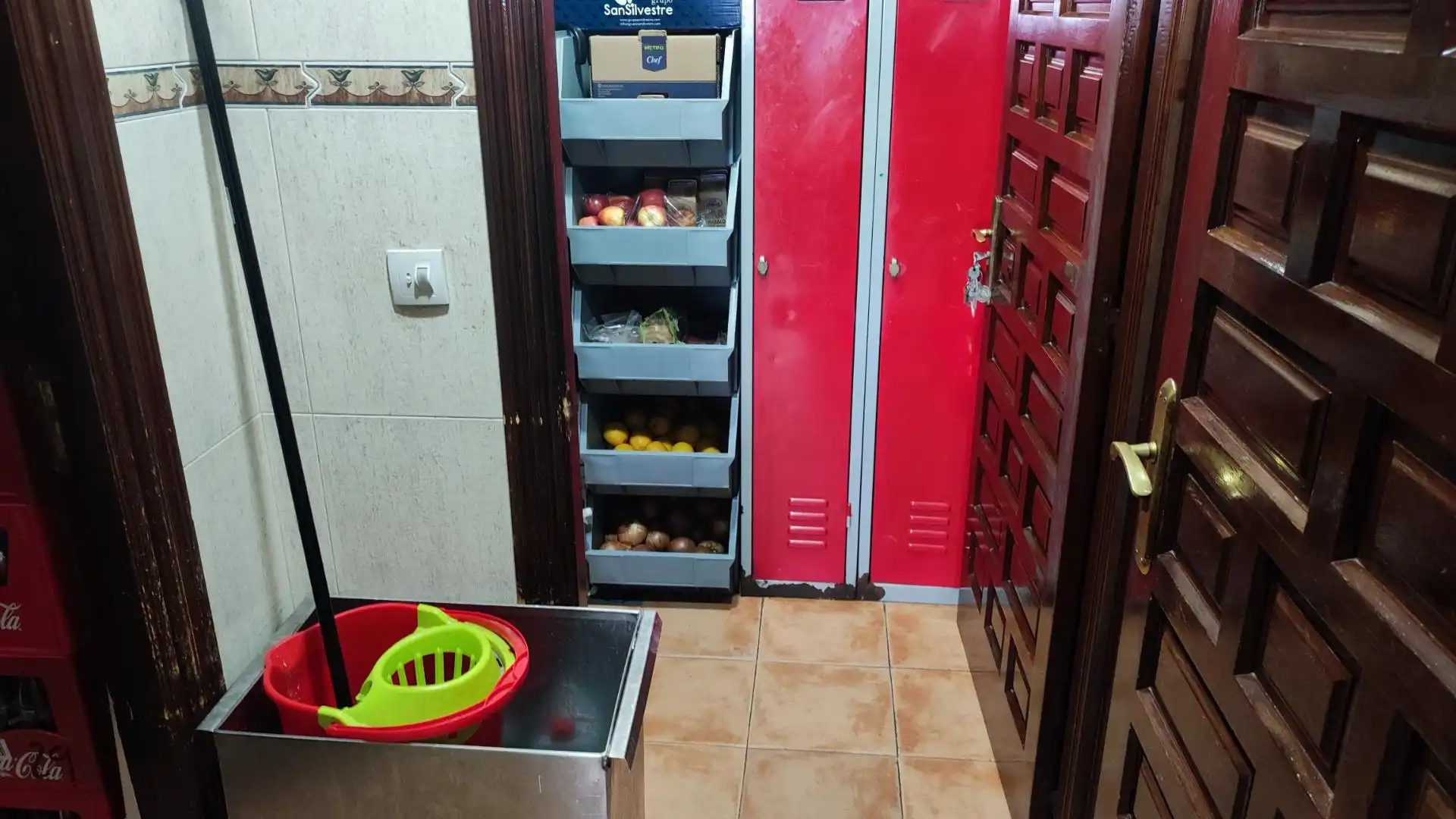 Local en venta en Calle Badajoz, 30, Zona Renfe Cocina de Local en venta en Alcorcón con Aire acondicionado y Calefacción