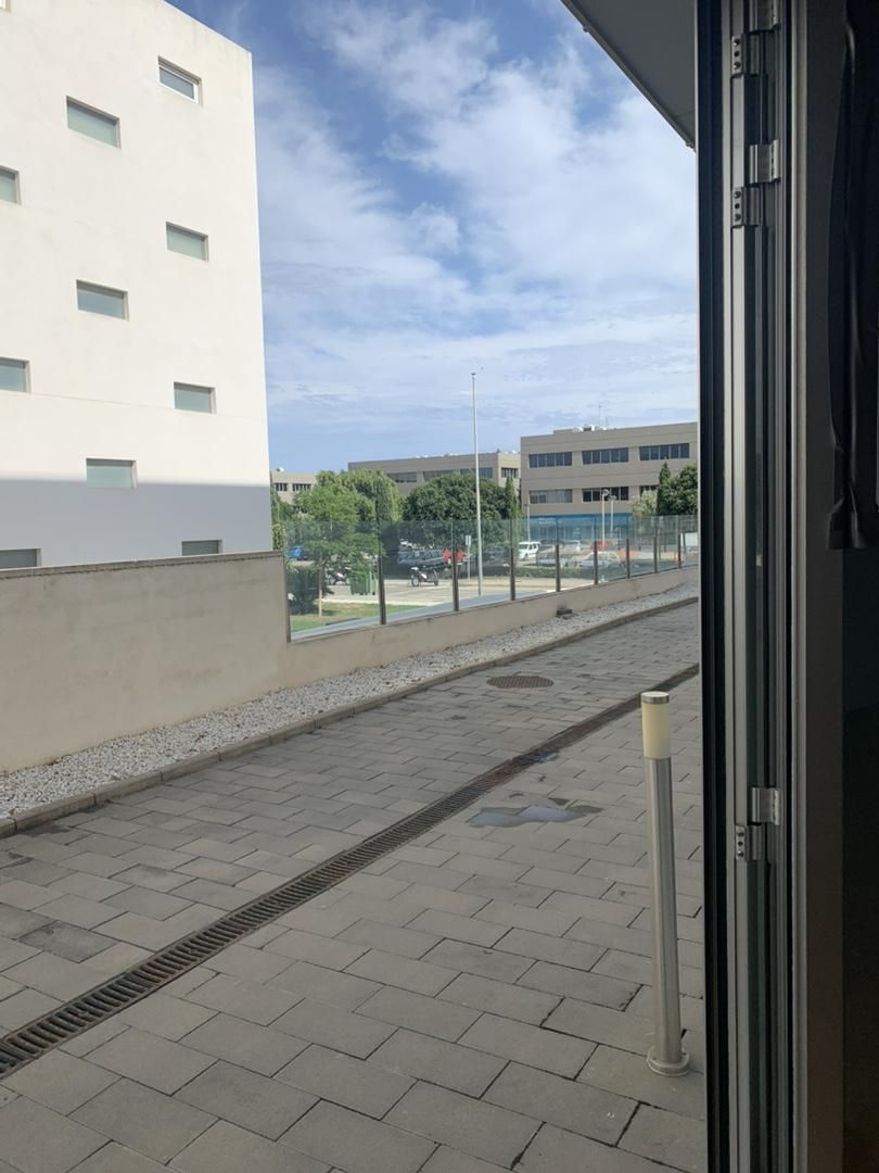 Exterior view of Premises to rent in Paterna  with Air Conditioner