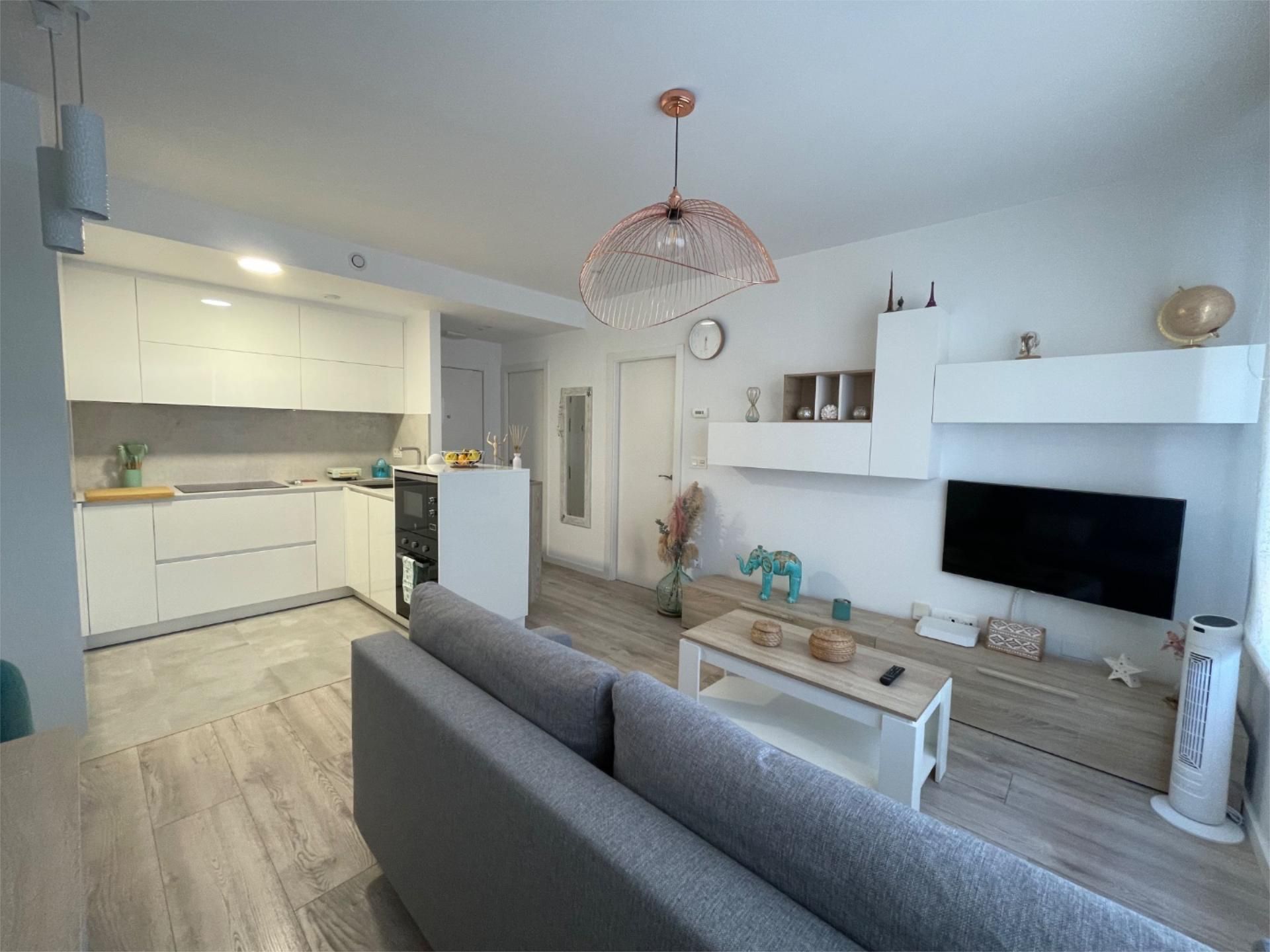 Living room of Flat to rent in Pontevedra Capital   with Heating, Parquet flooring and Storage room