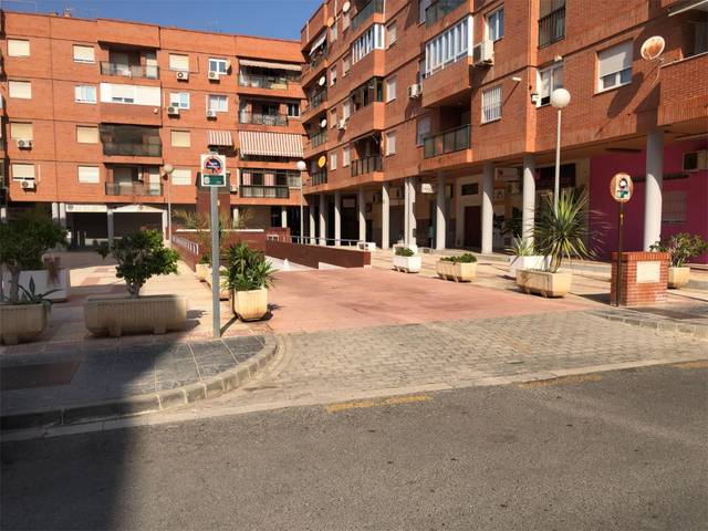 Garaje en Alquiler en Calle Clavellina, 1 en Nueva Almería - Cortijo Grande - Vega de Acá