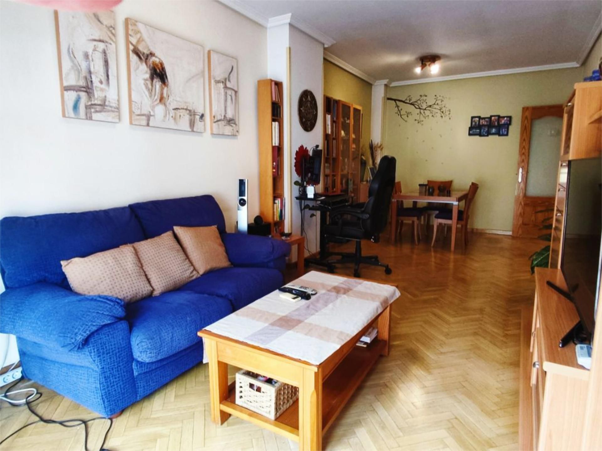 Living room of Flat for sale in  Madrid Capital  with Air Conditioner and Balcony