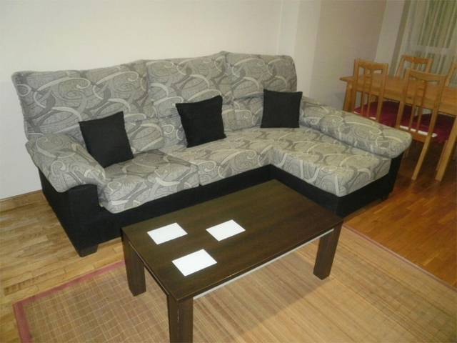 Piso en Alquiler en Barrio el Jurrio, 1e en Parbayón