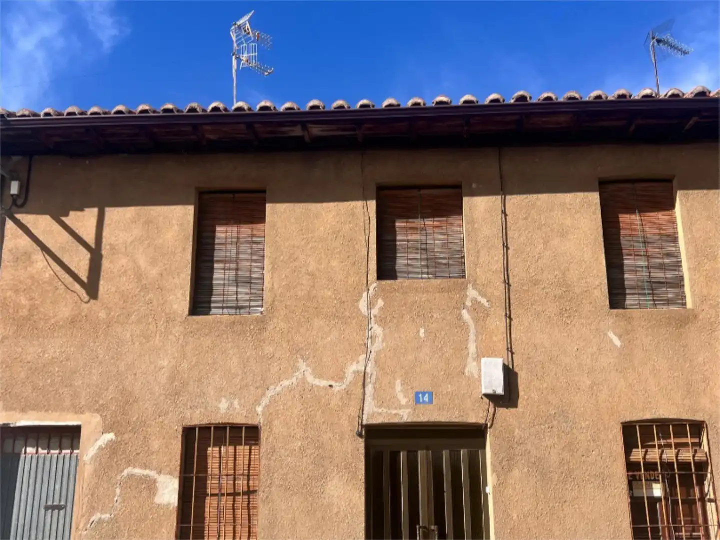Pis en venda a Calle Santa María, 14, Villaquejida Vista exterior de Pis en venda en Villaquejida amb Calefacció, Jardí privat i Traster