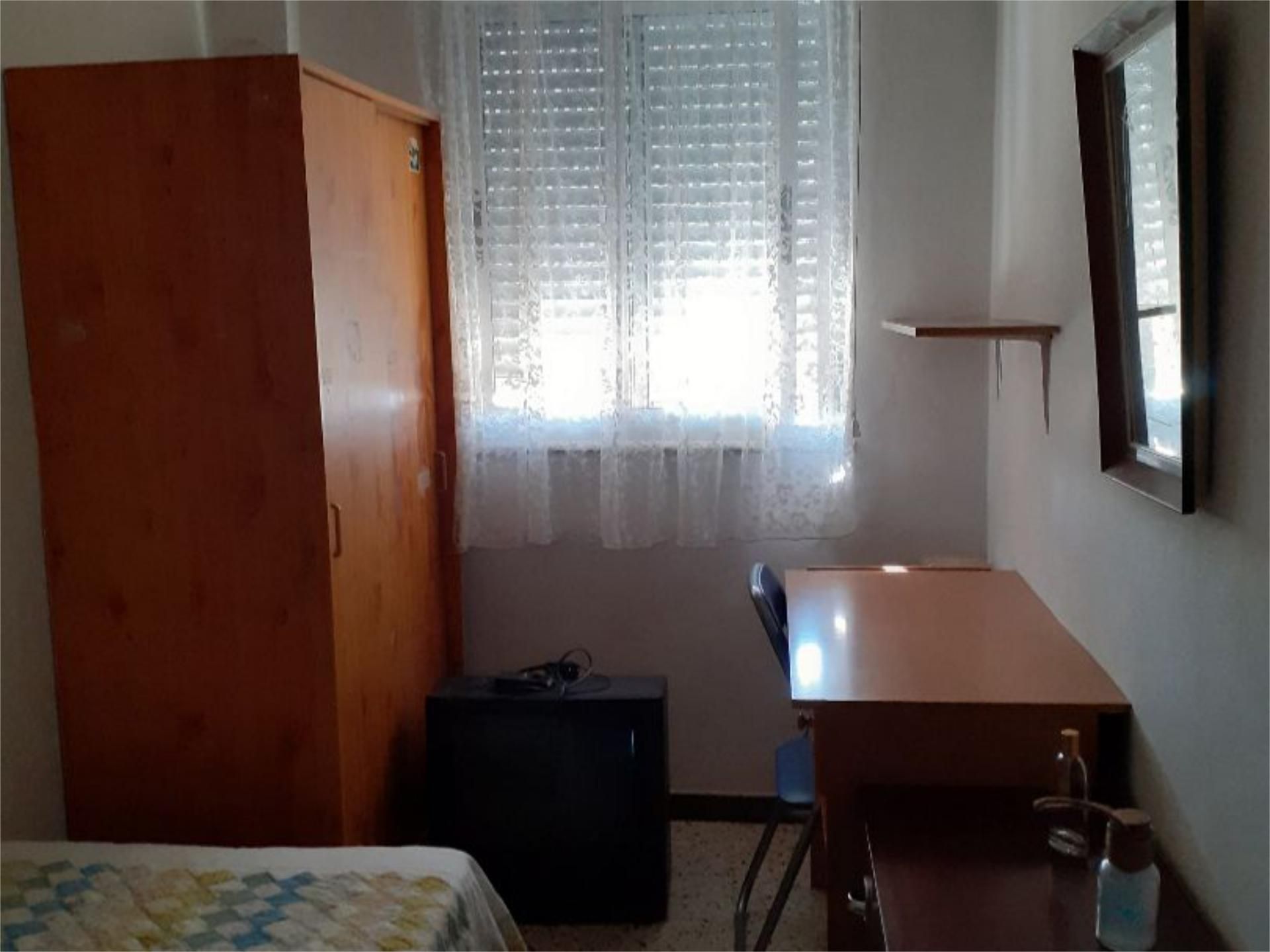 Bedroom of Flat to rent in Salamanca Capital  with Balcony