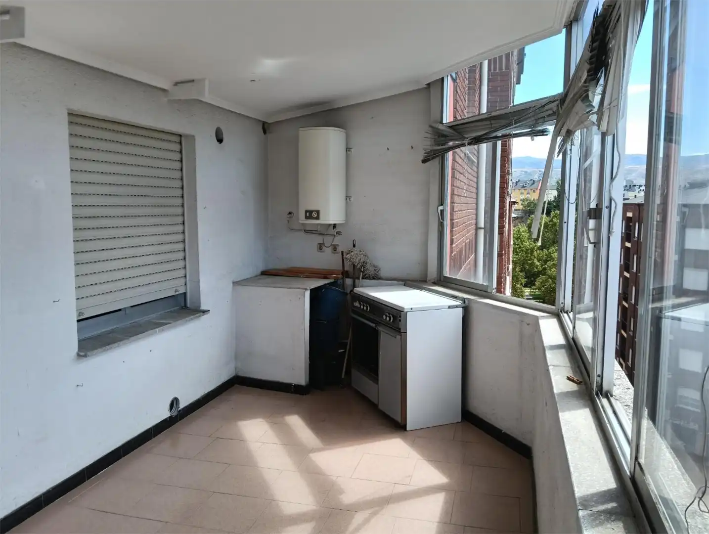 Attic for sale in Calle Juan Sebastián Elcano, 24, Centro Kitchen of Attic for sale in Ponferrada with Heating, Terrace and Storage room