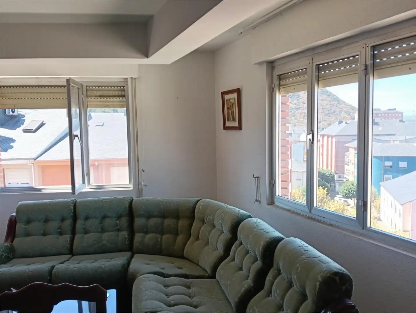Attic for sale in Calle Juan Sebastián Elcano, 24, Centro Living room of Attic for sale in Ponferrada with Heating, Terrace and Storage room