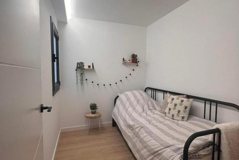 Flat to share in Carrer de Santa Albina, 48, La Teixonera, Barcelona - image 1 Photo 1 of Flat to share in Carrer de Santa Albina, 48, La Teixonera, Barcelona